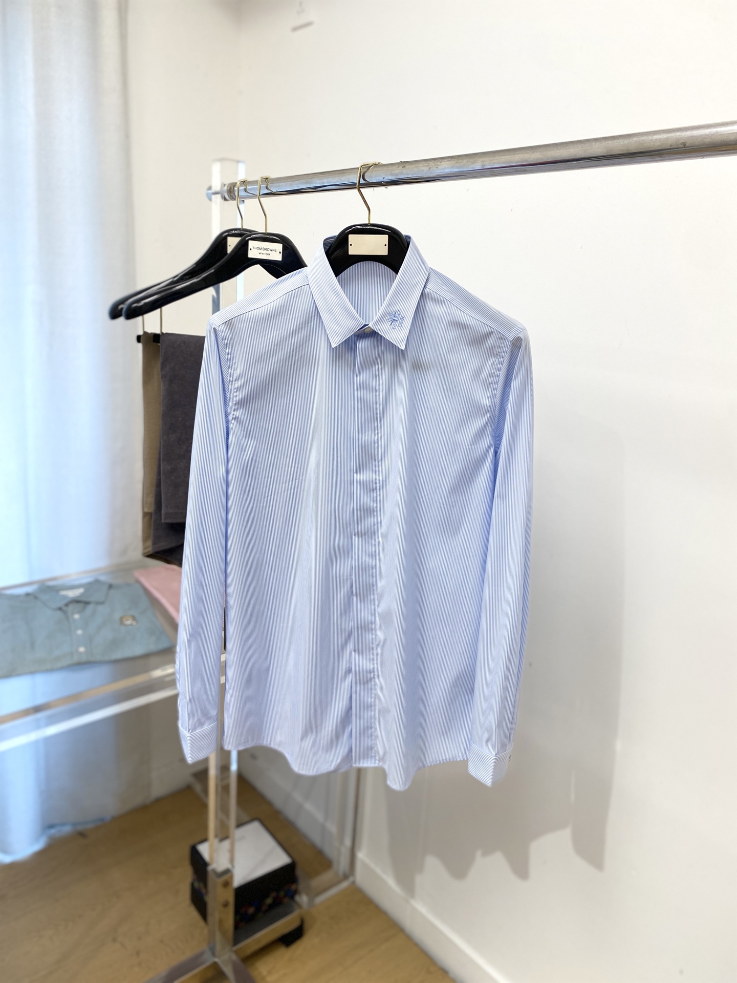 NO:524692,Dior, new shirts, fashionable and handsome, simple and versatile, customized original fabric, not only crisp, maintains the trendy silhouette, but also comfortable to wear, the yarn weaving is more delicate, the number M-3XL, dior, shirts, alexander wang19860909迪奥、新品衬衫,时尚帅气,简约百搭款,定制原版面料,不仅挺括,保持潮流的廓形,又穿着舒适,纱织更细腻,码数M-3XL,,dior,shirts,alexander wang,Men's clothing