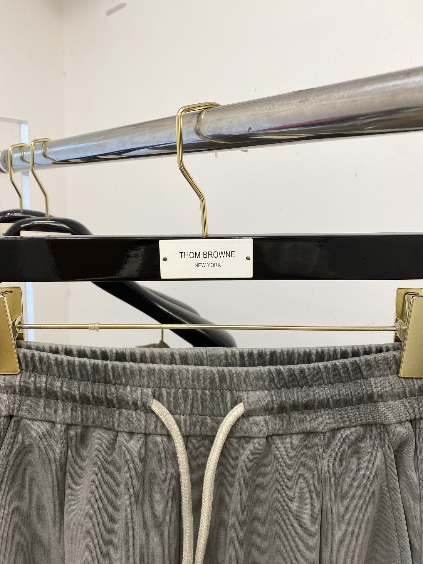 巴黎世家、2025爆款休闲裤 高弹显瘦必爆简约百搭爆款，做工精细，每一针都看得到用心，超多明星网红最爱 