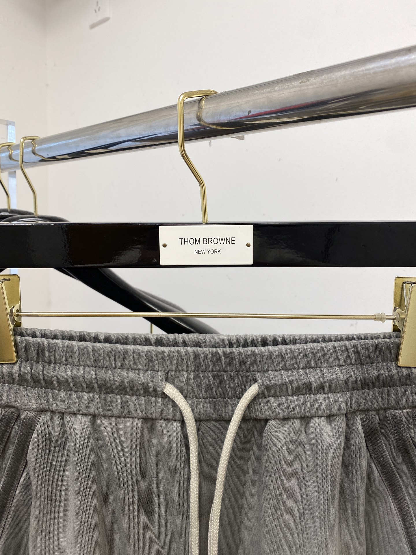 巴黎世家、2025爆款休闲裤 高弹显瘦必爆简约百搭爆款，做工精细，每一针都看得到用心，超多明星网红最爱 