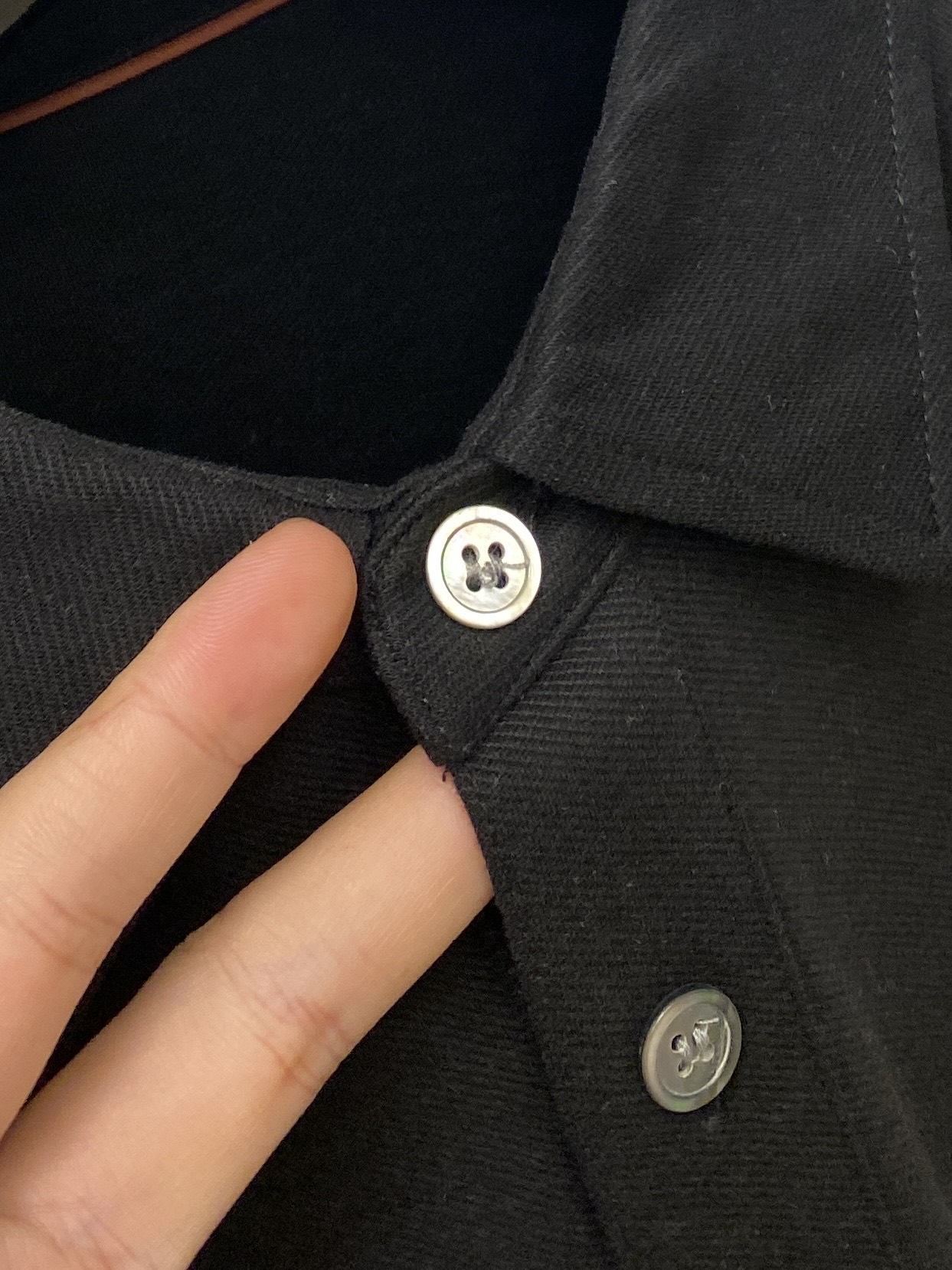 ￼lP🆕、2025新品长袖卫衣，帅气时尚，简约百搭款。胸前精致刺绣图案logo，面料棉 不仅挺括，保持潮