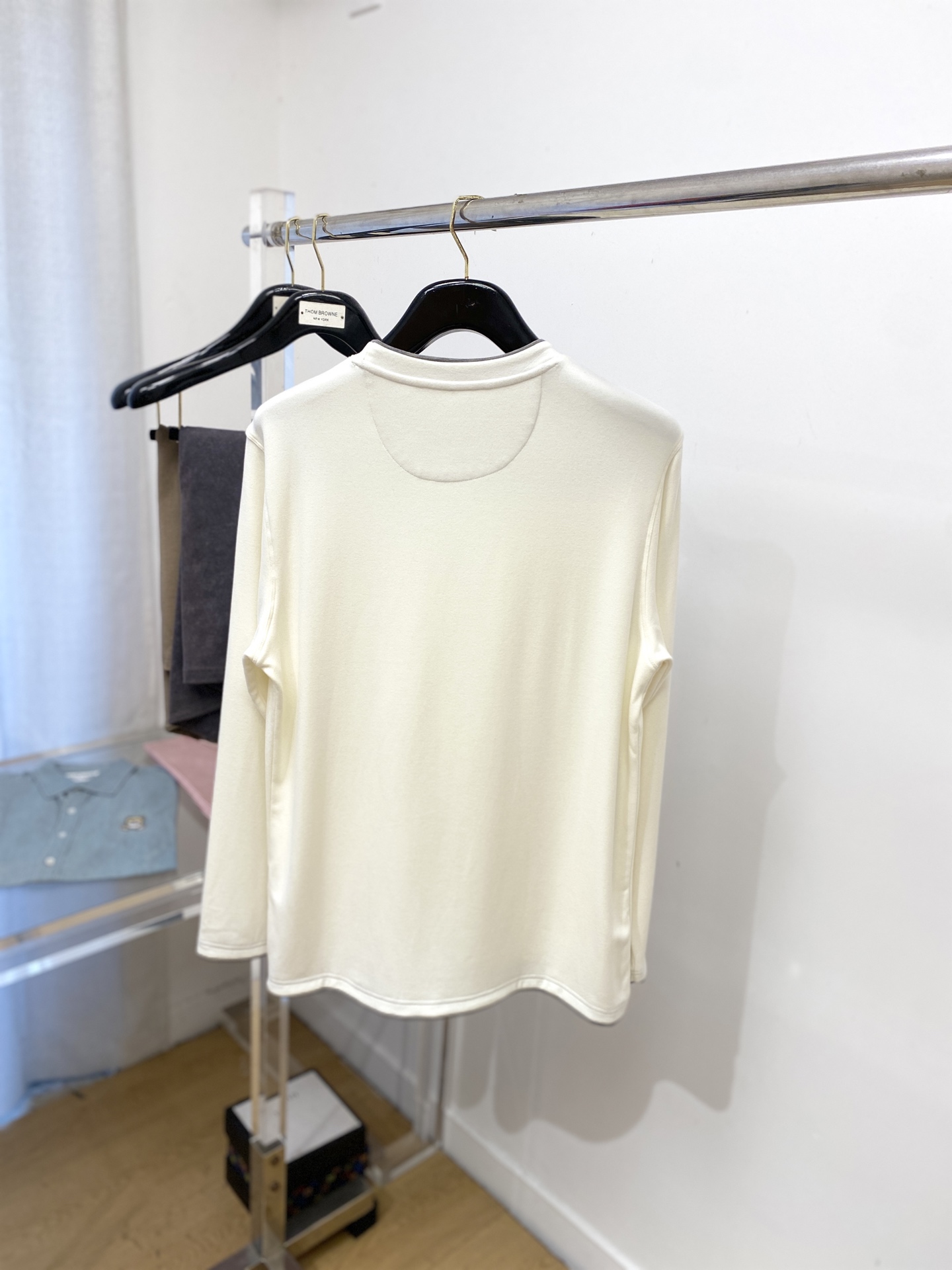 Brunello Cucinelli、2025新品长袖卫衣，帅气时尚，简约百搭款。胸前精致刺绣图案log