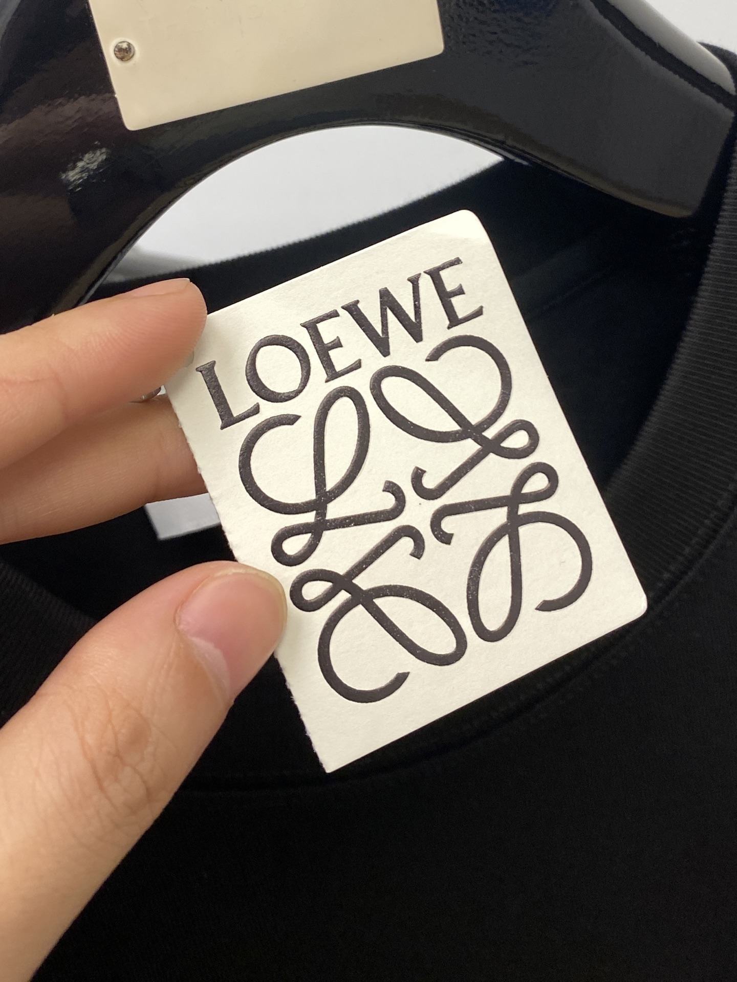 罗意威、2025新品短袖T恤，帅气时尚，胸前顶级直喷字母图案logo，简约百搭款。面料棉 不仅挺括，保持