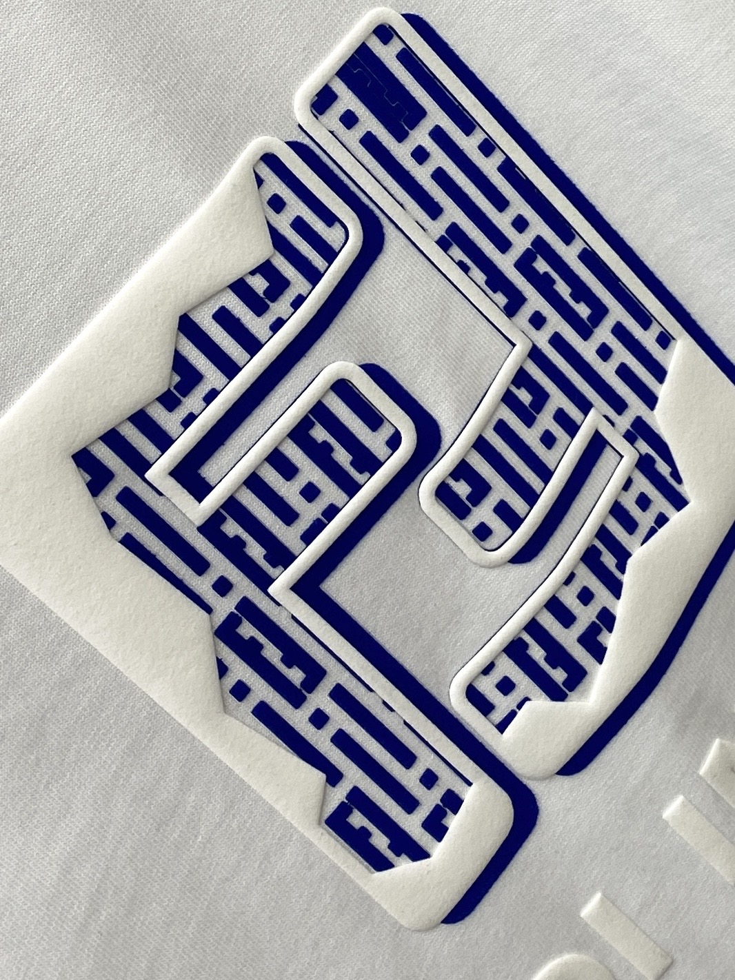 芬迪、2025新品短袖T恤，帅气时尚，胸前顶级直喷印胶字母logo，简约百搭款。面料棉 不仅挺括，保持潮