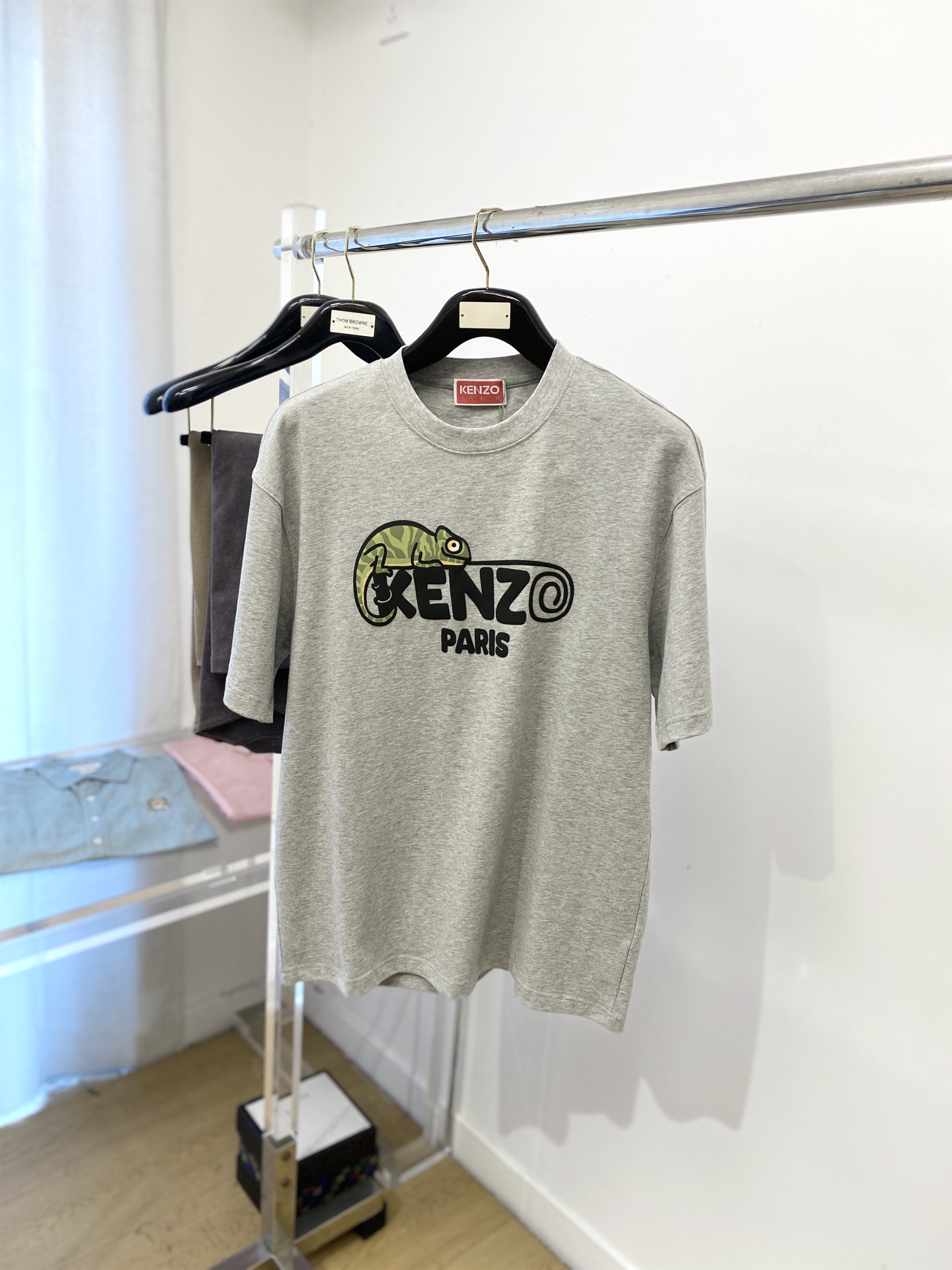 KENZO、2025新品短袖T恤，帅气时尚，胸前顶级直喷图案字母logo，简约百搭款。面料棉 不仅挺括，