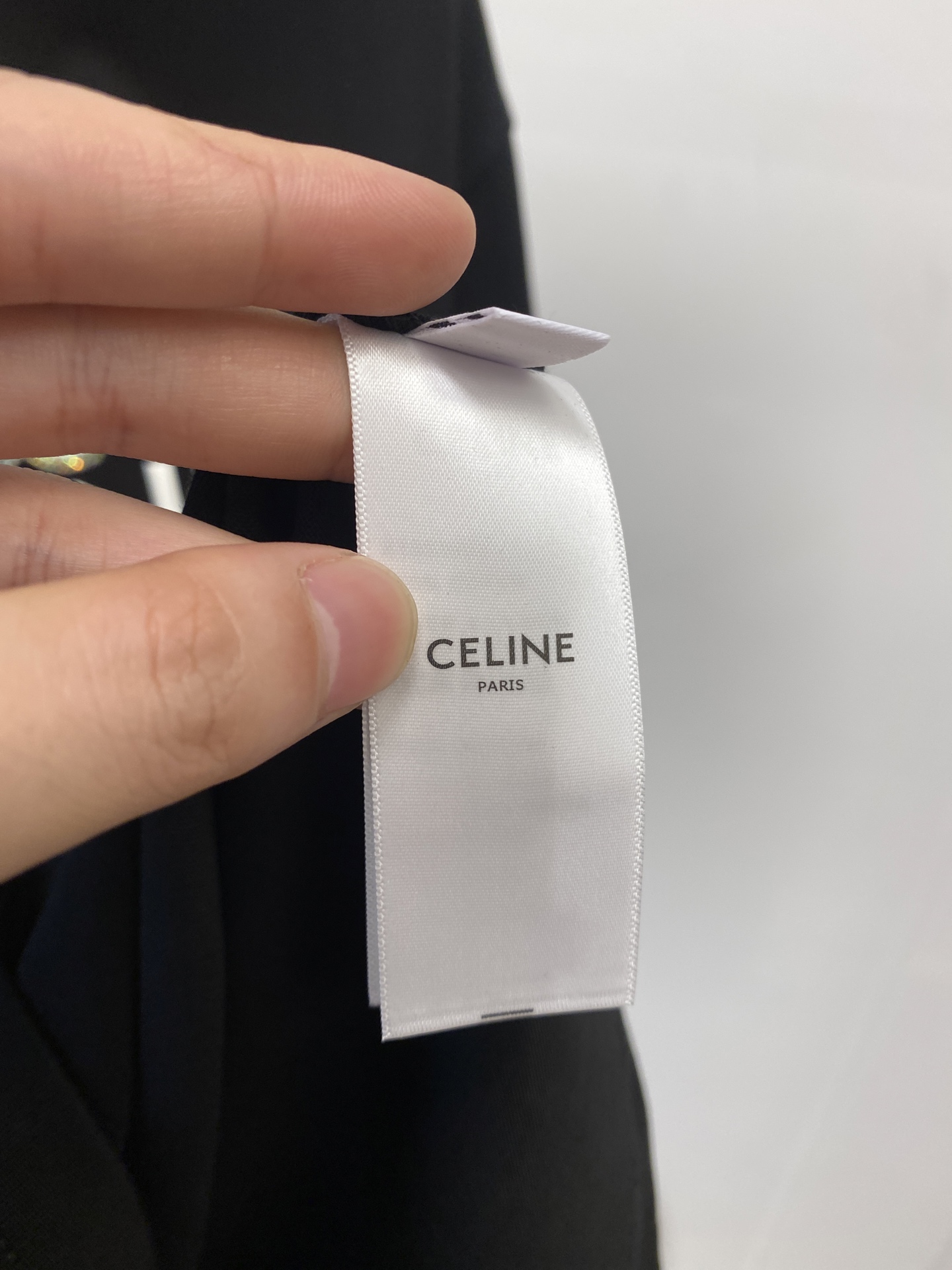 Celine 赛琳、2025新品短袖T恤，帅气时尚，胸前顶级烫钻直喷图案字母logo，简约百搭款。面料棉