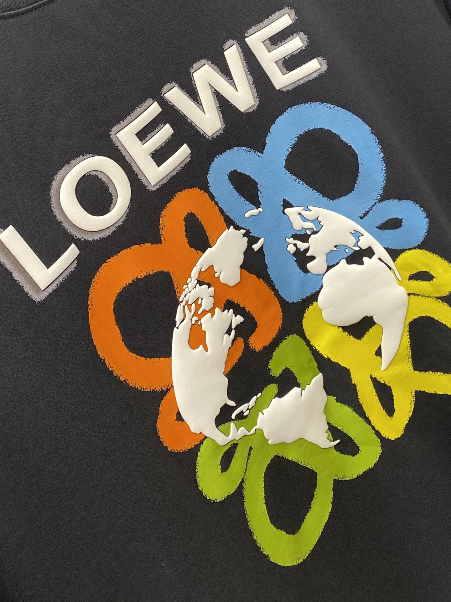 罗意威、2025新品短袖T恤，帅气时尚，胸前顶级直喷图案字母logo，简约百搭款。面料棉 不仅挺括，保持
