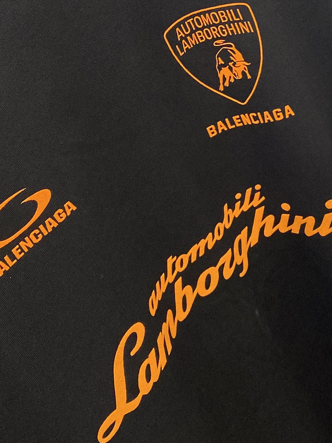 巴黎世家、2025新品短袖T恤，帅气时尚，胸前顶级印胶图案字母logo，简约百搭款。面料棉 不仅挺括，保