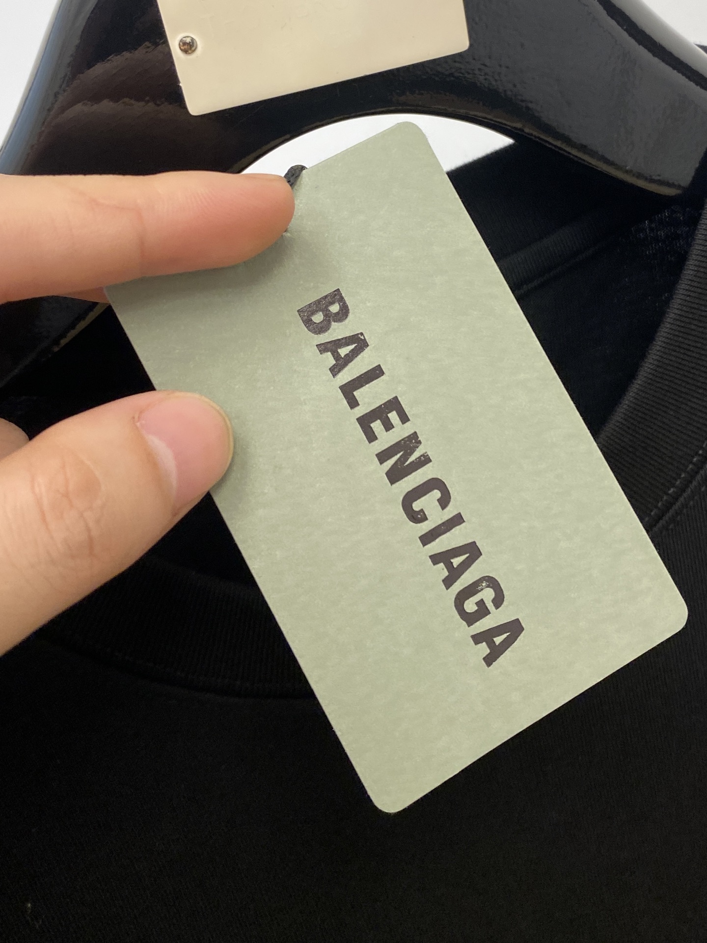 巴黎世家、2025新品短袖T恤，帅气时尚，胸前顶级印胶图案字母logo，简约百搭款。面料棉 不仅挺括，保