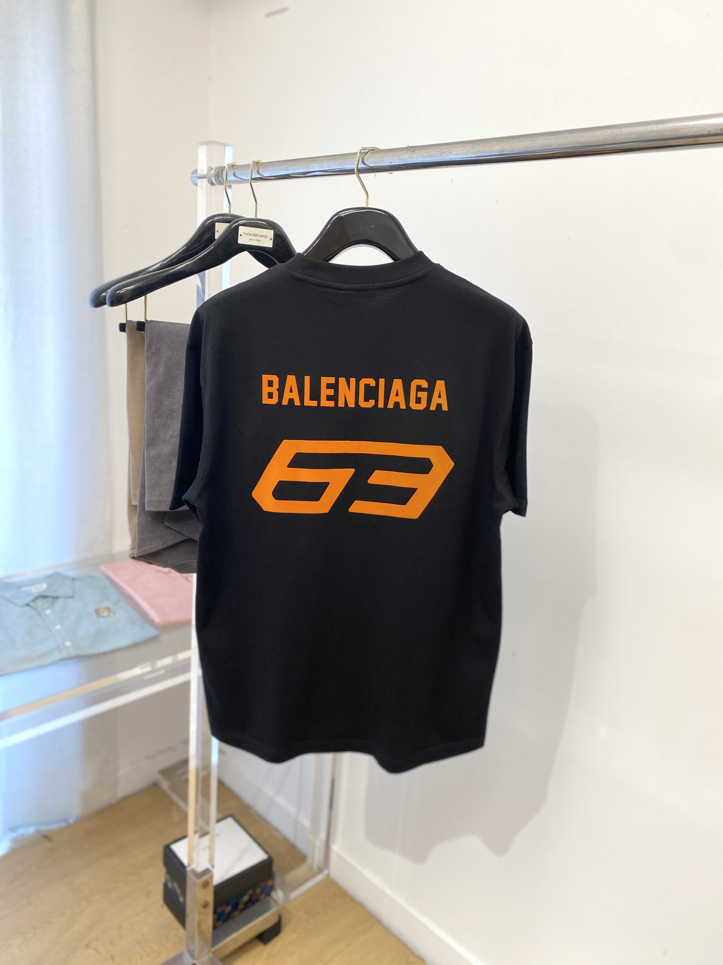 巴黎世家、2025新品短袖T恤，帅气时尚，胸前顶级印胶图案字母logo，简约百搭款。面料棉 不仅挺括，保