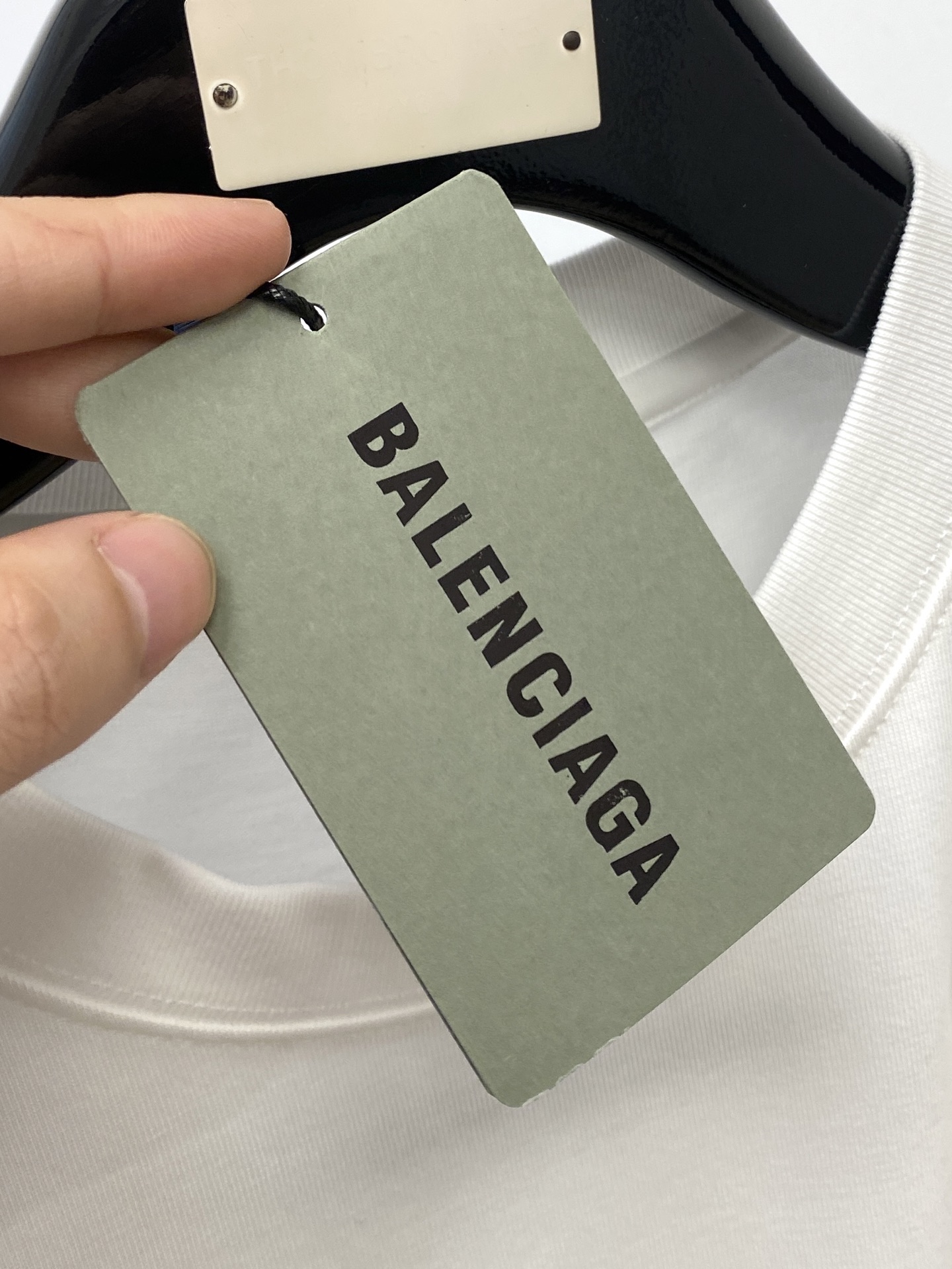 巴黎世家、2025新品短袖T恤，帅气时尚，胸前顶级印胶图案字母logo，简约百搭款。面料棉 不仅挺括，保