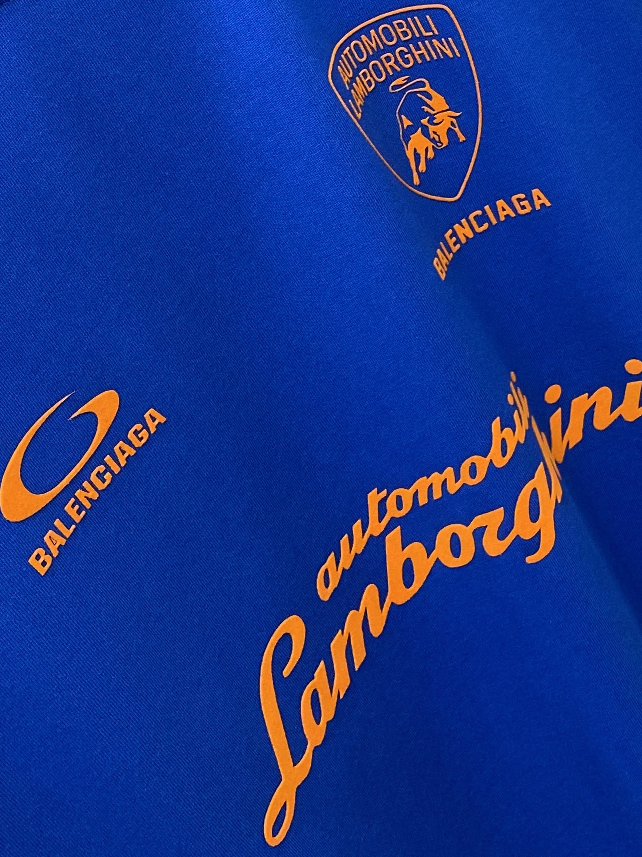 巴黎世家、2025新品短袖T恤，帅气时尚，胸前顶级印胶图案字母logo，简约百搭款。面料棉 不仅挺括，保