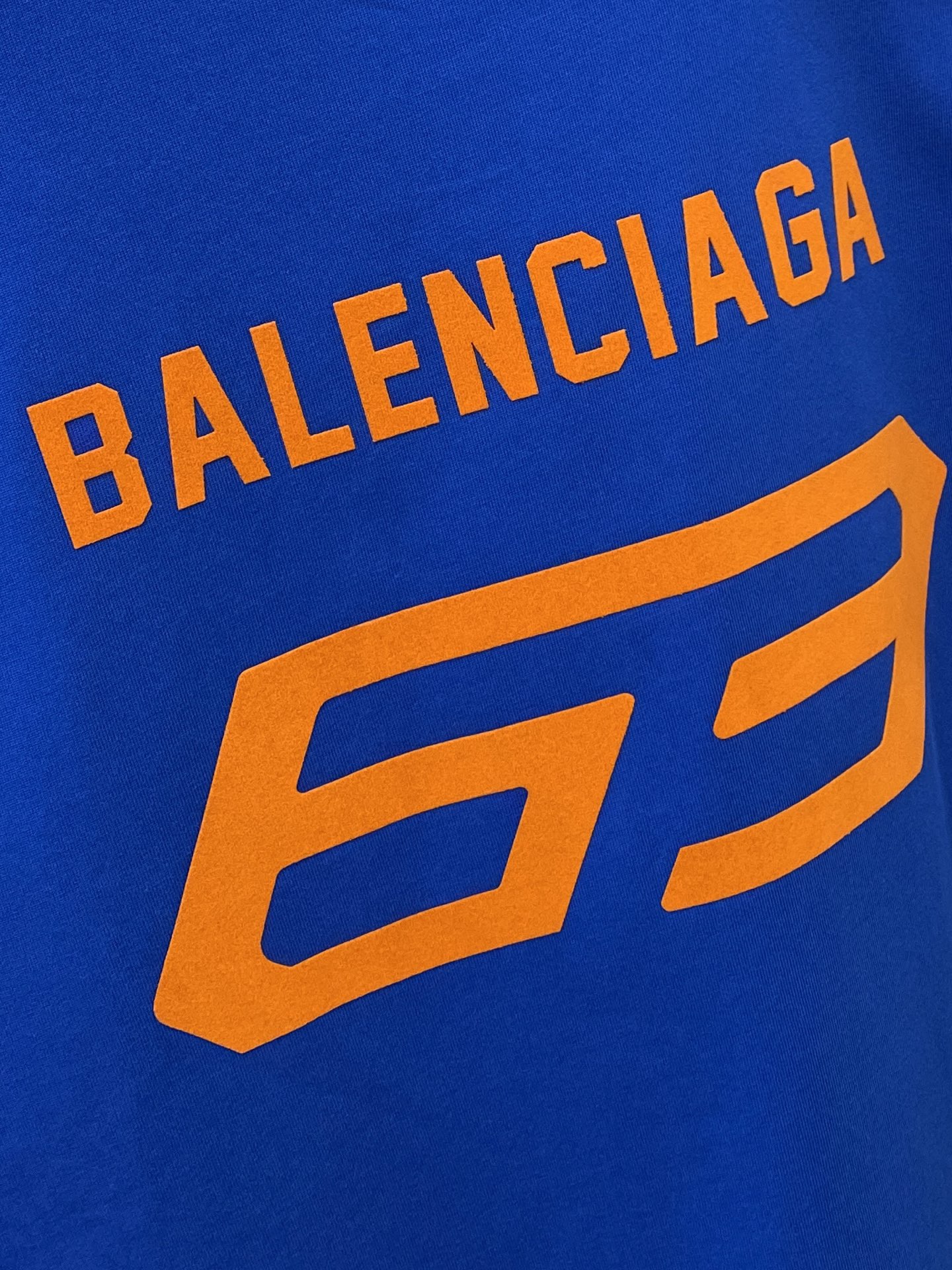 巴黎世家、2025新品短袖T恤，帅气时尚，胸前顶级印胶图案字母logo，简约百搭款。面料棉 不仅挺括，保