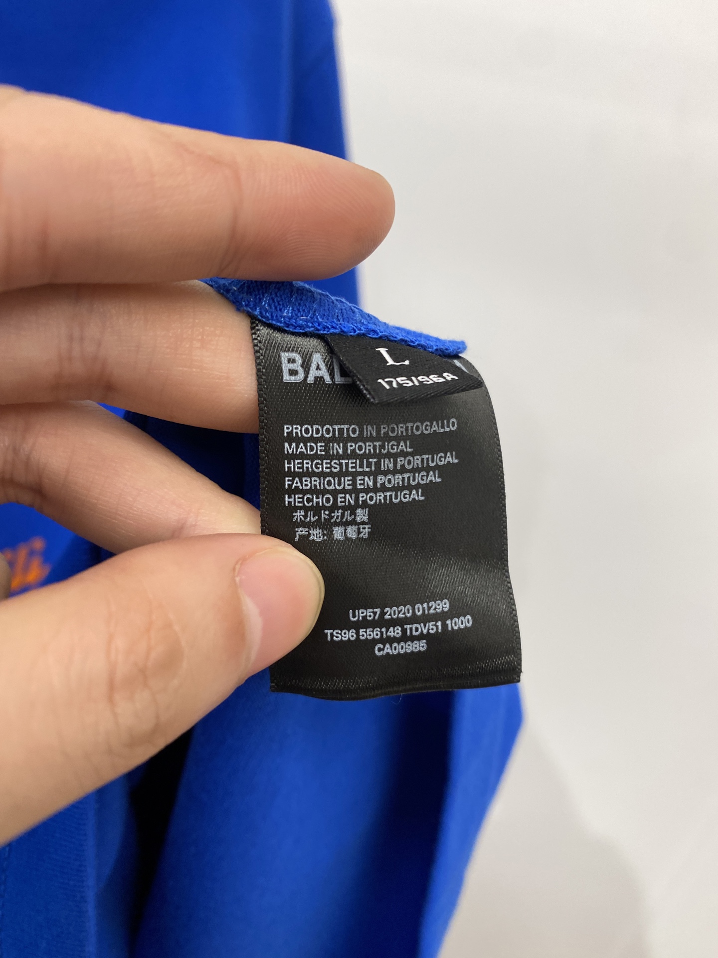 巴黎世家、2025新品短袖T恤，帅气时尚，胸前顶级印胶图案字母logo，简约百搭款。面料棉 不仅挺括，保