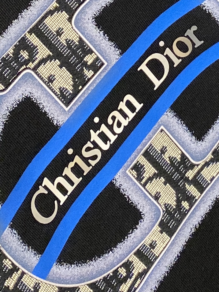 迪奥、2025新品短袖T恤，帅气时尚，胸前顶级印花字母logo，简约百搭款。面料棉 不仅挺括，保持潮流的