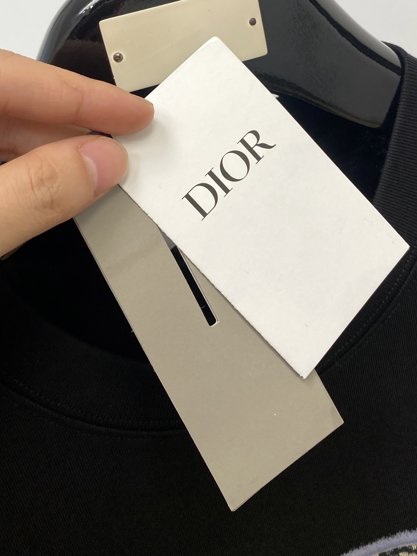 迪奥、2025新品短袖T恤，帅气时尚，胸前顶级印花字母logo，简约百搭款。面料棉 不仅挺括，保持潮流的