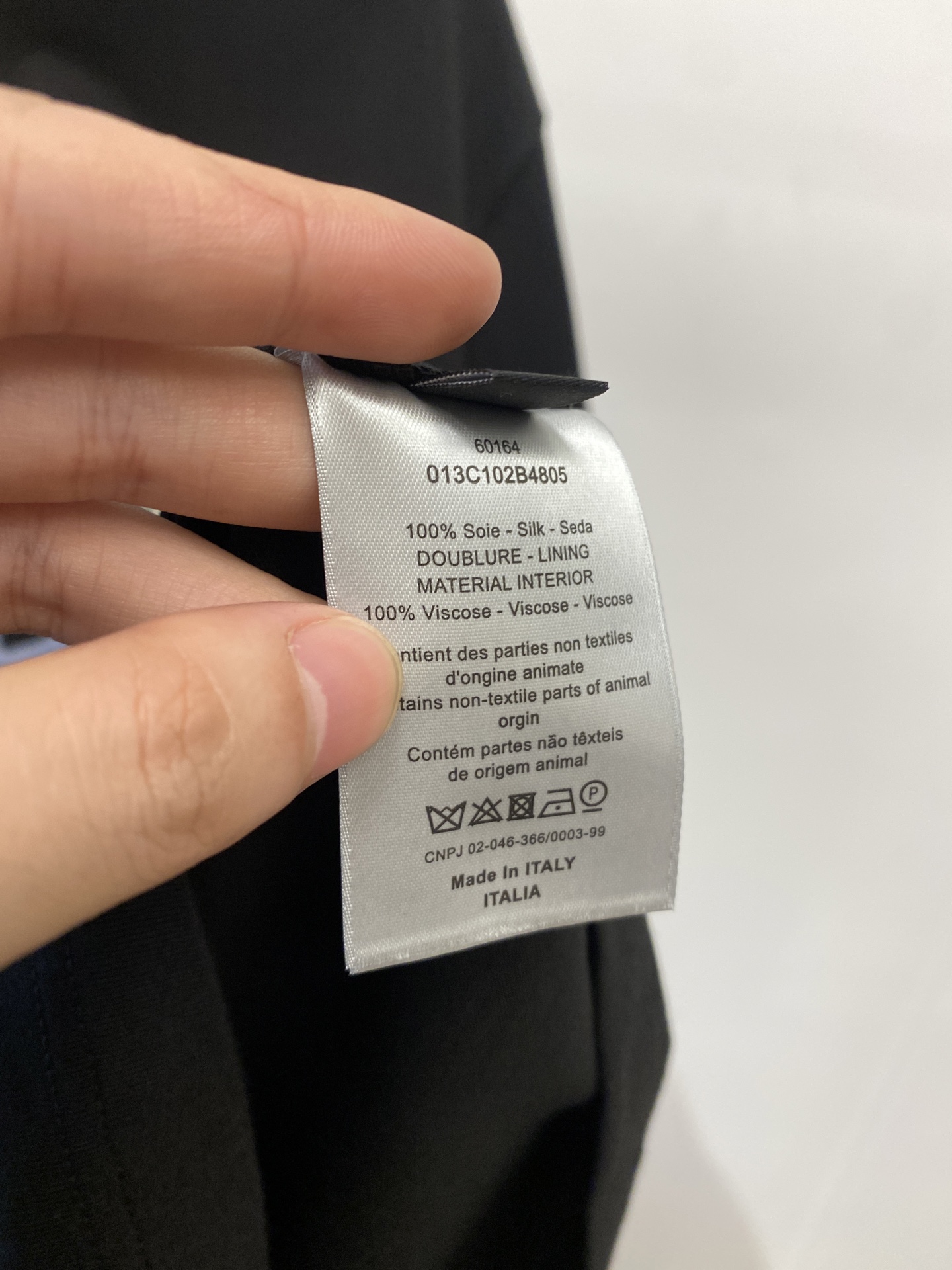 迪奥、2025新品短袖T恤，帅气时尚，胸前顶级印花字母logo，简约百搭款。面料棉 不仅挺括，保持潮流的