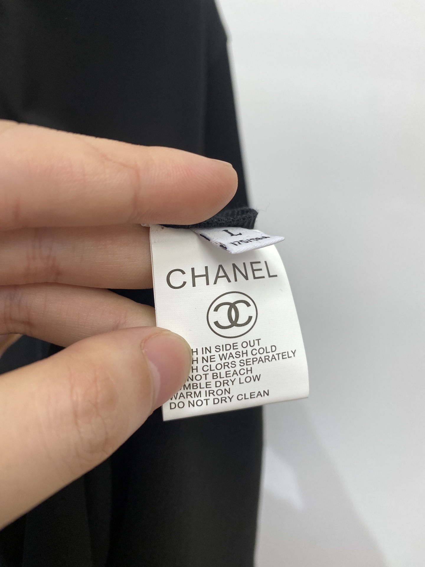 CHANEL香奈儿、2025新品短袖T恤，帅气时尚，胸前顶级印胶印花图案字母logo，简约百搭款。面料棉