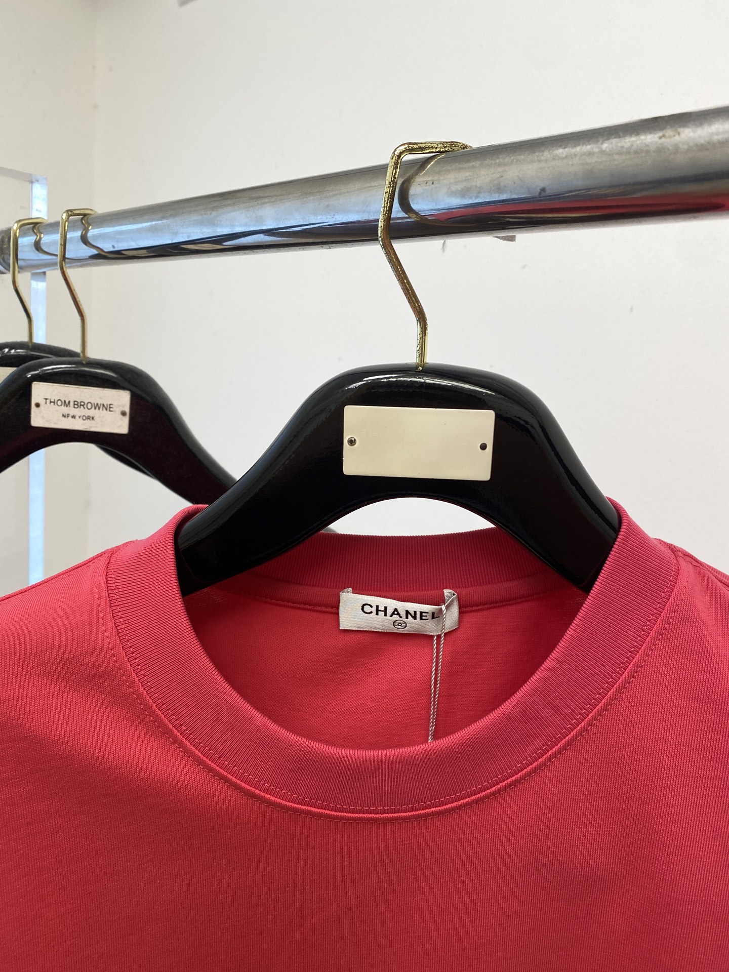 CHANEL香奈儿、2025新品短袖T恤，帅气时尚，胸前顶级印胶印花图案字母logo，简约百搭款。面料棉