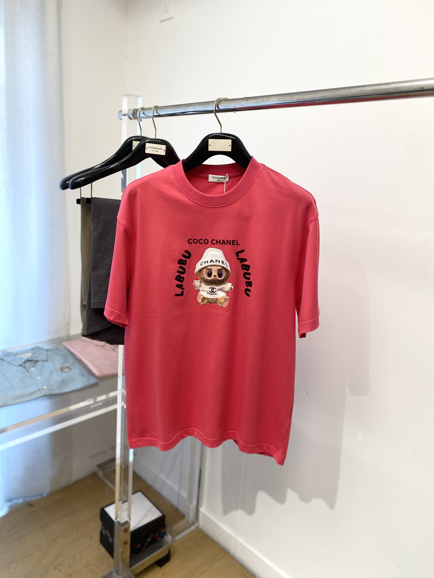 CHANEL香奈儿、2025新品短袖T恤，帅气时尚，胸前顶级印胶印花图案字母logo，简约百搭款。面料棉