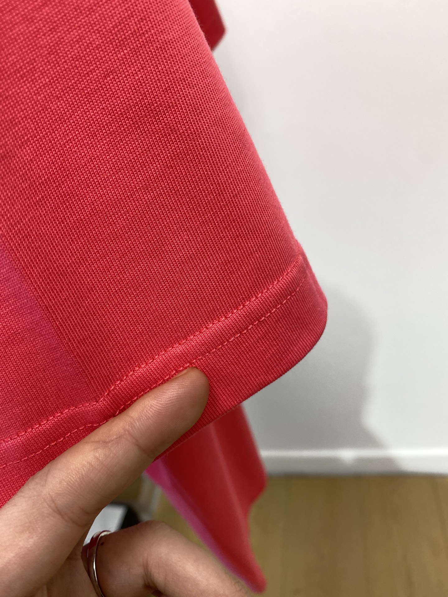 CHANEL香奈儿、2025新品短袖T恤，帅气时尚，胸前顶级印胶印花图案字母logo，简约百搭款。面料棉