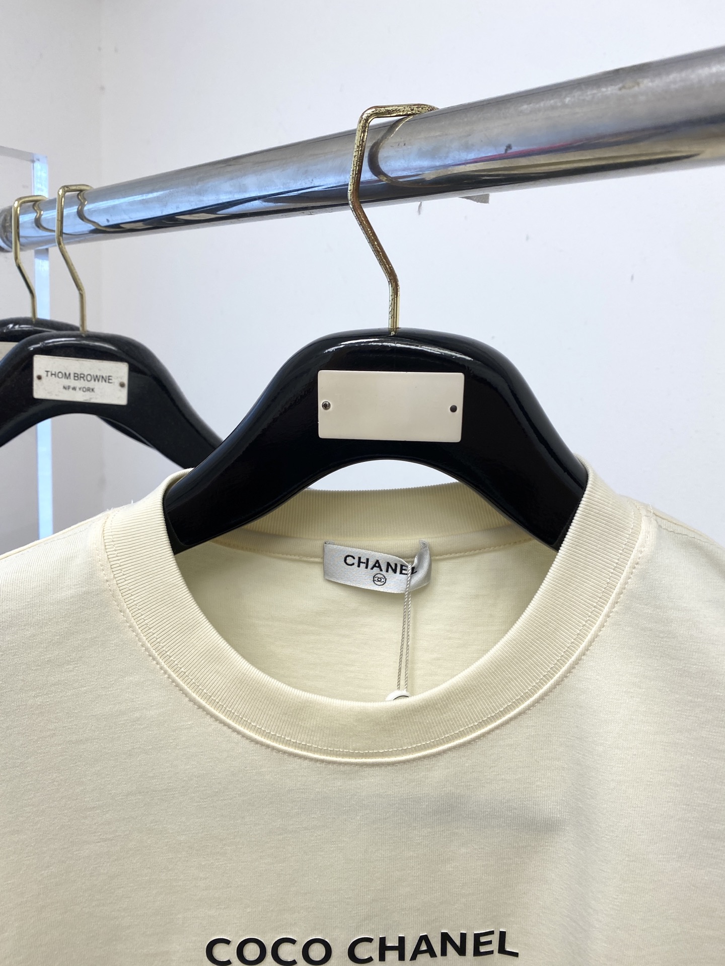 CHANEL香奈儿、2025新品短袖T恤，帅气时尚，胸前顶级印胶印花图案字母logo，简约百搭款。面料棉