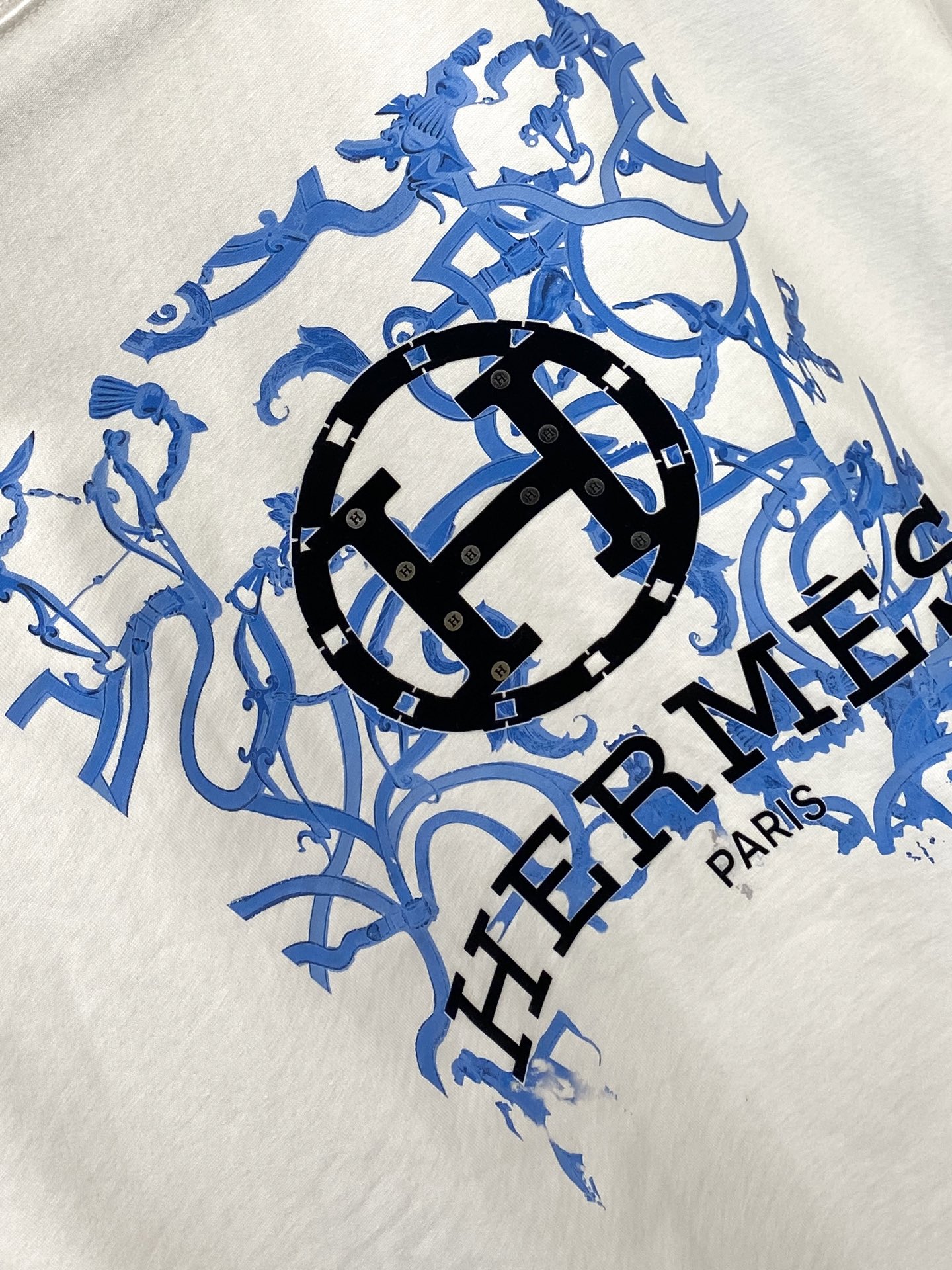 爱马仕、2025新品短袖T恤，帅气时尚，胸前顶级印胶图案字母logo，简约百搭款。面料棉 不仅挺括，保持