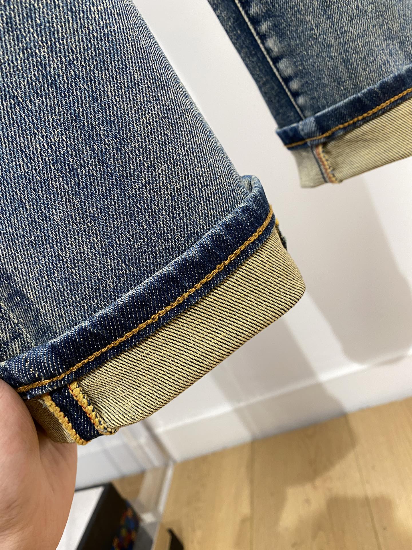 巴宝莉、2025最新品，专柜同步有售，原单狠货，水洗休闲牛仔裤，进口原版水洗弹力面料，舒适有弹性，原版五