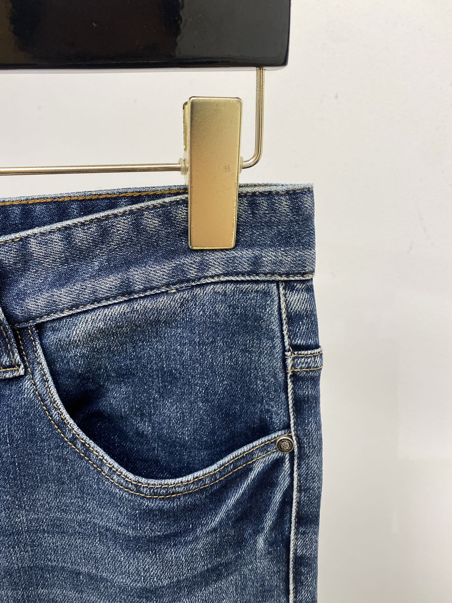 罗意威、2025最新品，专柜同步有售，原单狠货，水洗休闲牛仔裤，进口原版水洗弹力面料，舒适有弹性，原版五