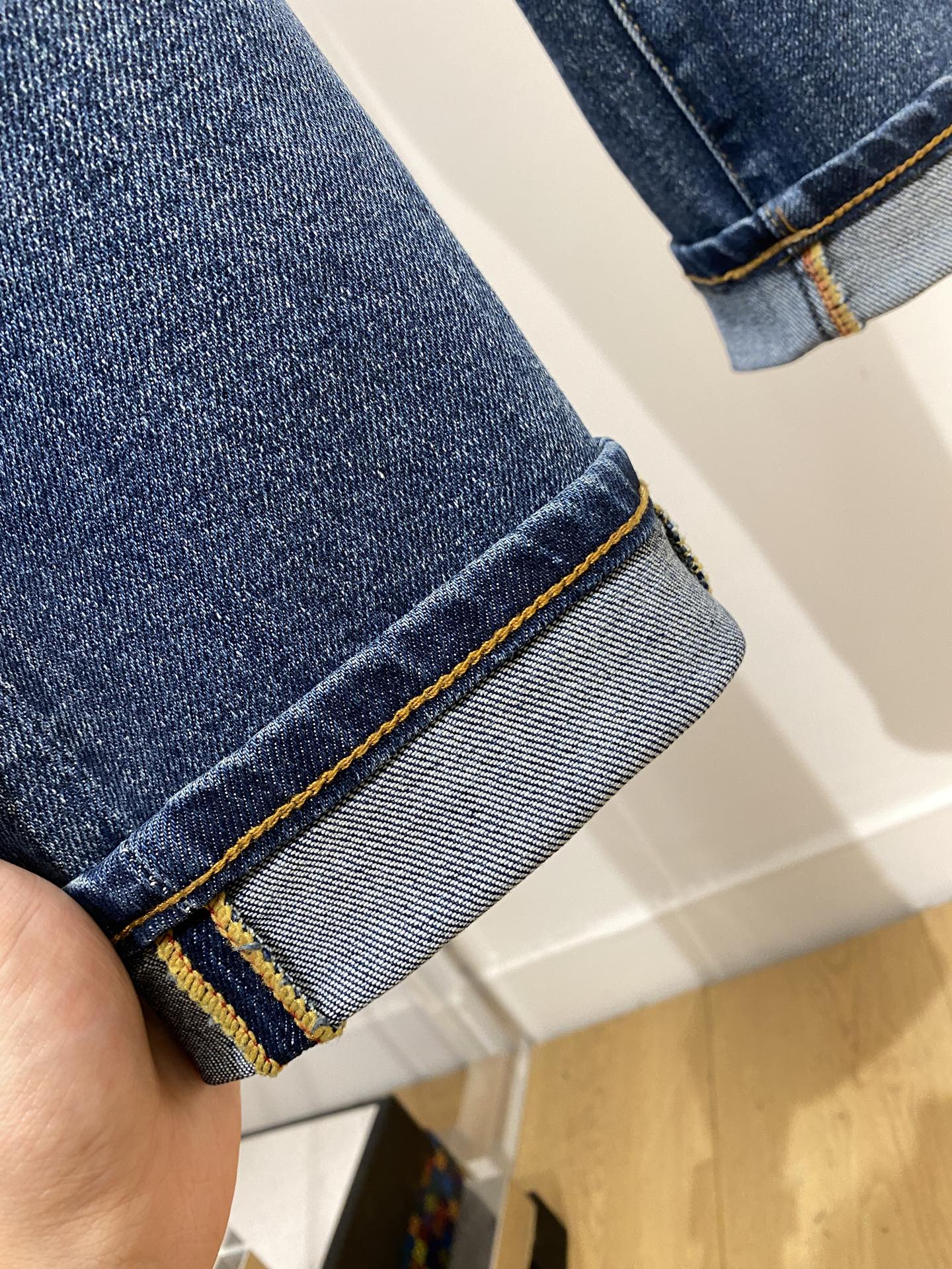 罗意威、2025最新品，专柜同步有售，原单狠货，水洗休闲牛仔裤，进口原版水洗弹力面料，舒适有弹性，原版五