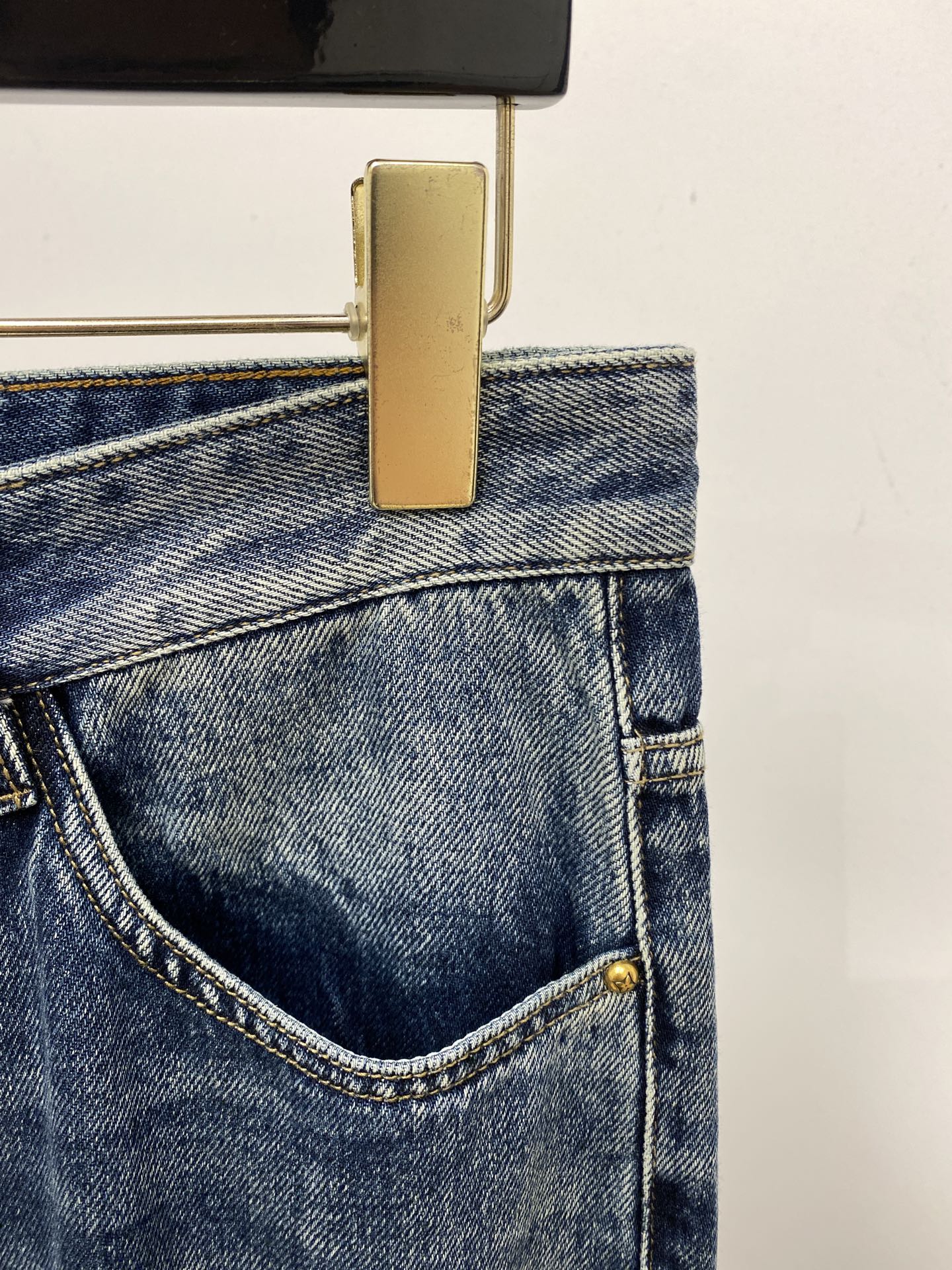 LV、2025最新品，专柜同步有售，原单狠货，水洗休闲牛仔裤，进口原版水洗弹力面料，舒适有弹性，原版五金