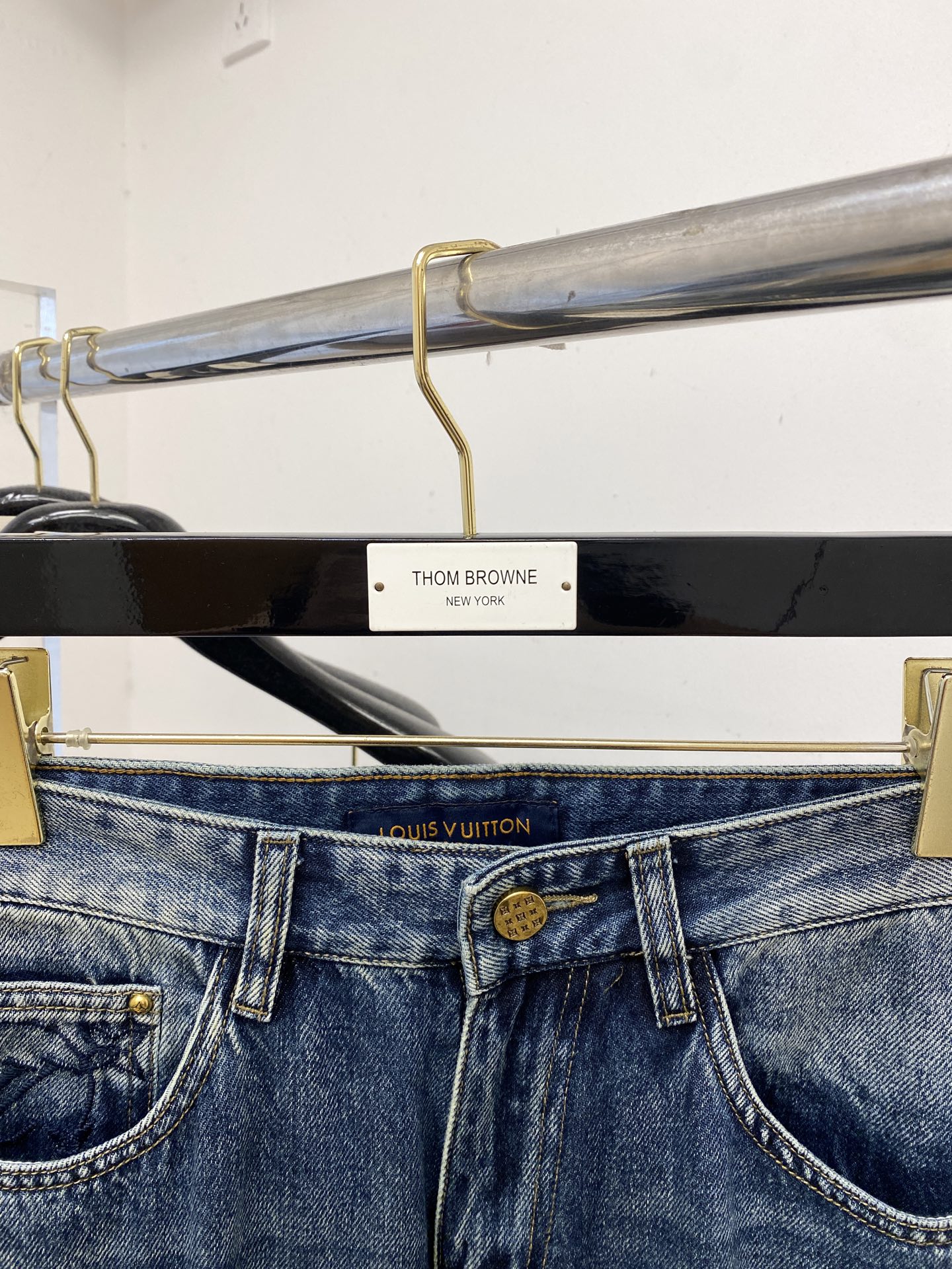 LV、2025最新品，专柜同步有售，原单狠货，水洗休闲牛仔裤，进口原版水洗弹力面料，舒适有弹性，原版五金