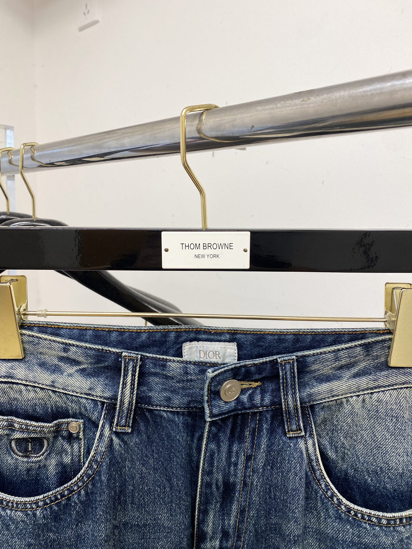 迪奥、2025最新品，专柜同步有售，原单狠货，水洗休闲牛仔裤，进口原版水洗弹力面料，舒适有弹性，原版五金