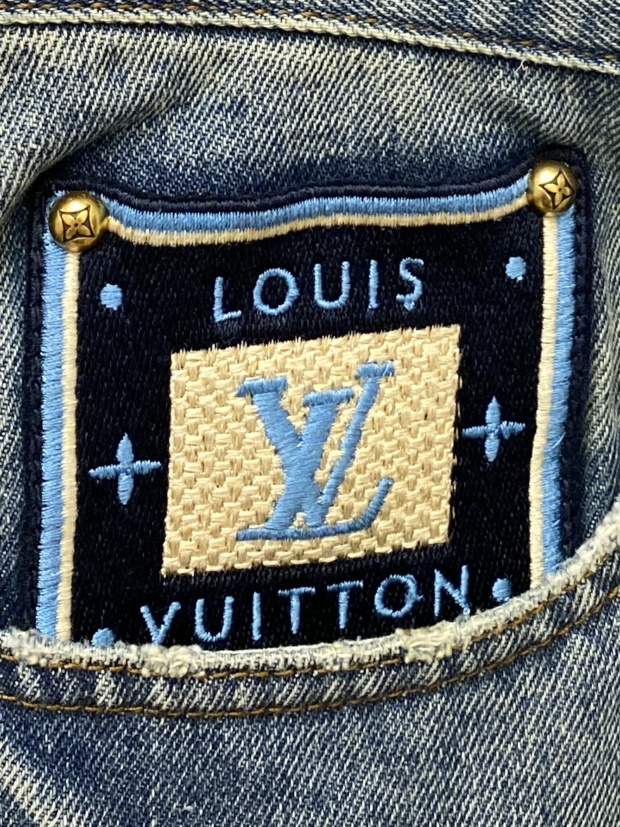 LV、2025最新品，专柜同步有售，原单狠货，水洗休闲牛仔裤，进口原版水洗弹力面料，舒适有弹性，原版五金