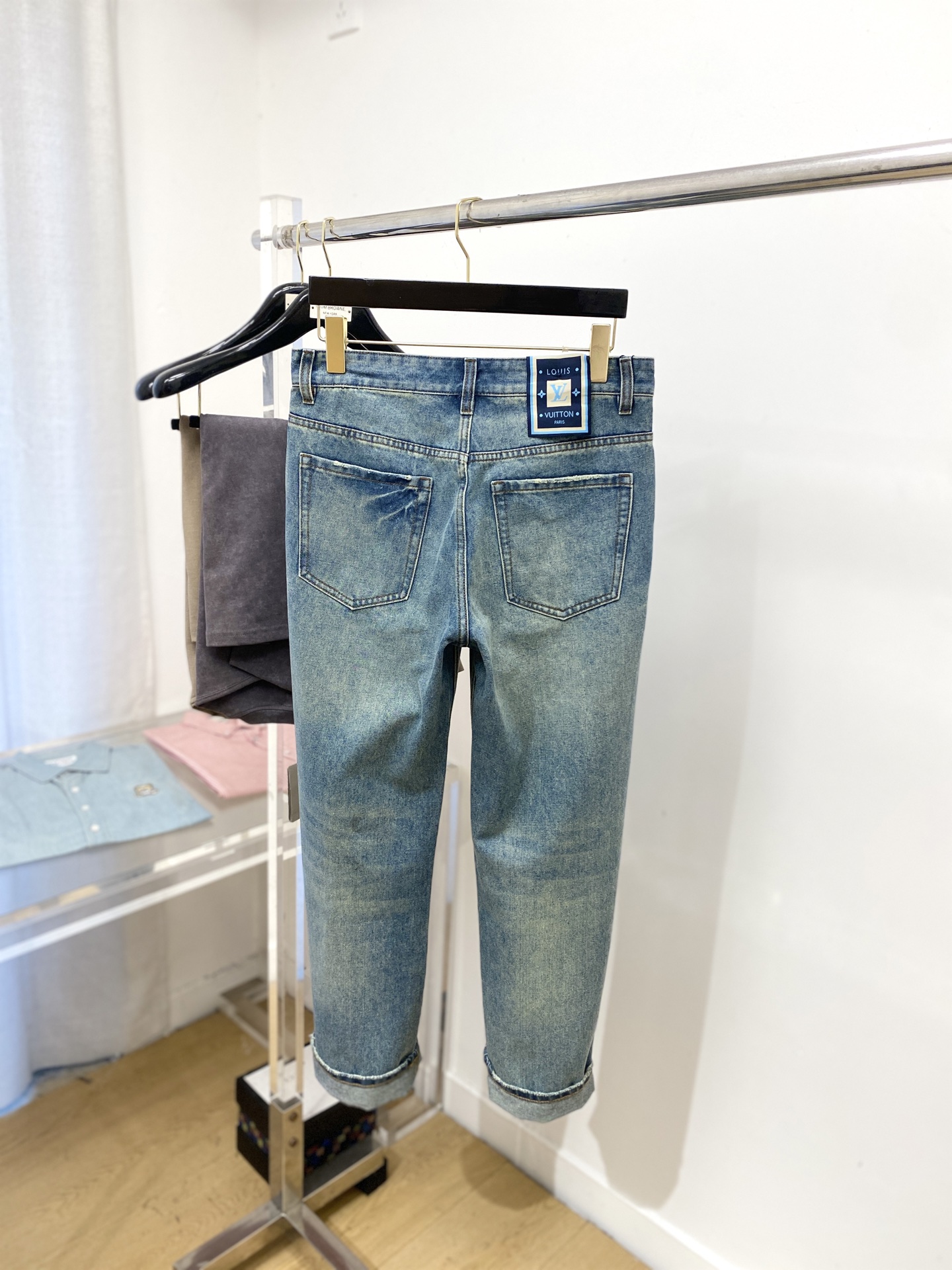 LV、2025最新品，专柜同步有售，原单狠货，水洗休闲牛仔裤，进口原版水洗弹力面料，舒适有弹性，原版五金