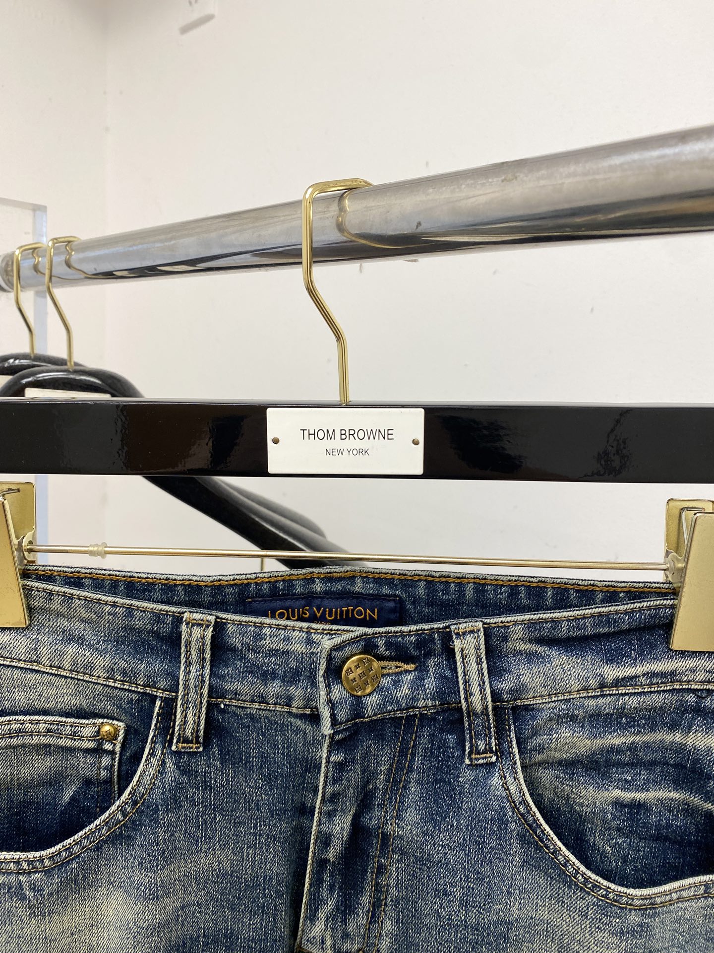 LV、2025最新品，专柜同步有售，原单狠货，水洗休闲牛仔裤，进口原版水洗弹力面料，舒适有弹性，原版五金