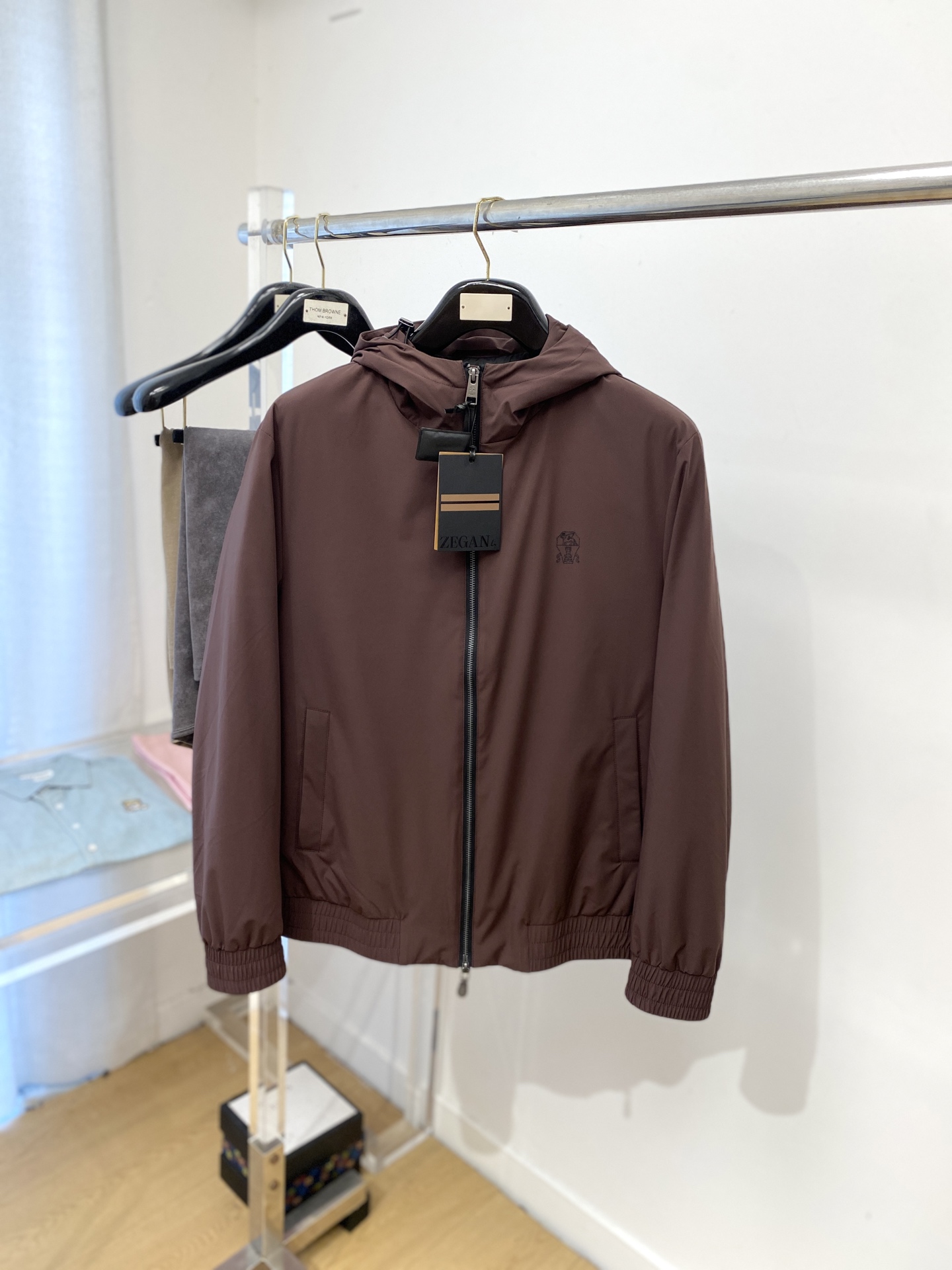 Brunello Cucinelli、2025新品羽绒外套，时尚帅气，简约百搭款，胸前精致刺绣图案log