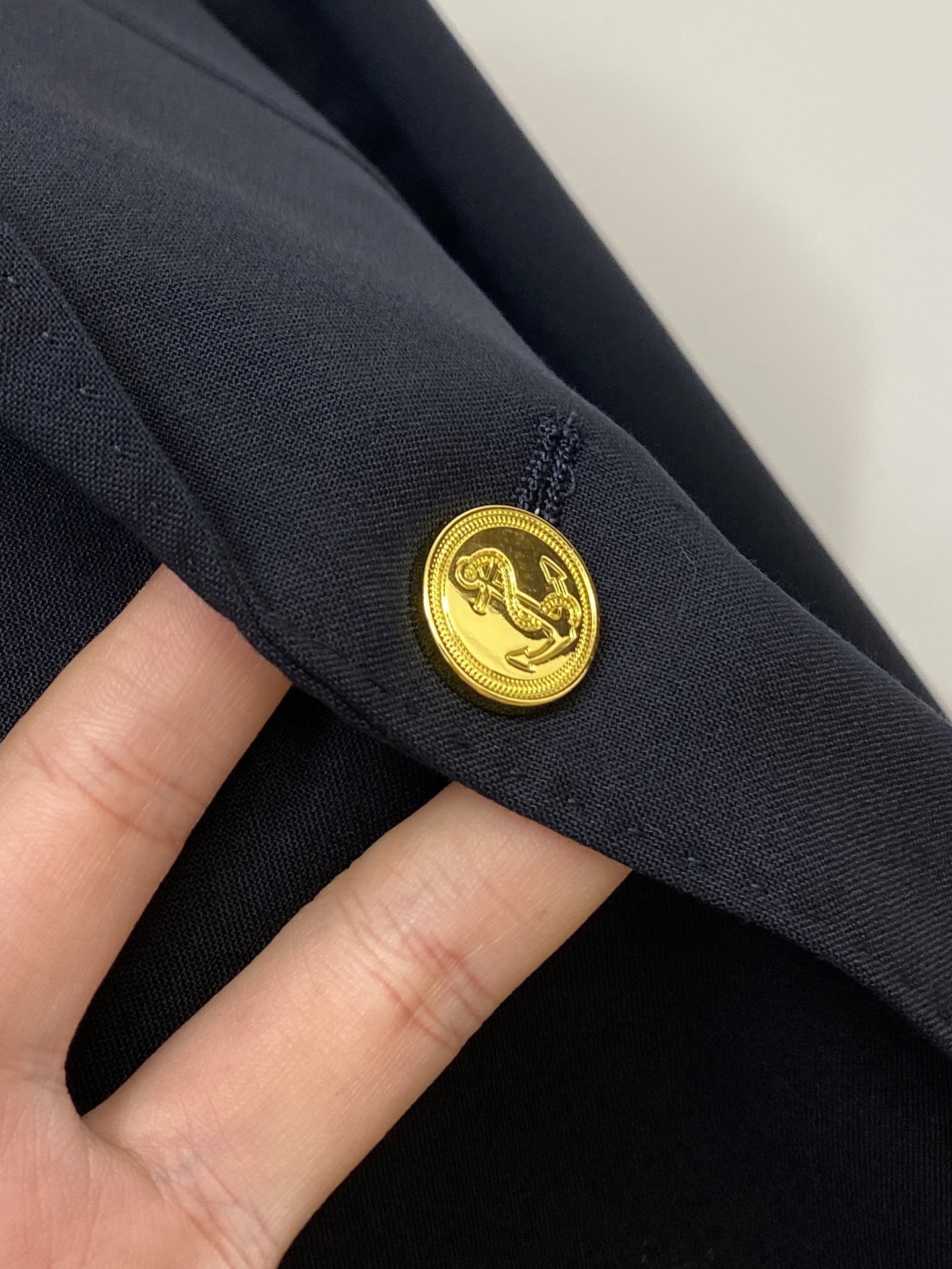 TB、2025新品西装外套，时尚帅气，简约百搭款，定制原版面料，不仅挺括，保持潮流的廓形，又穿着舒适，纱