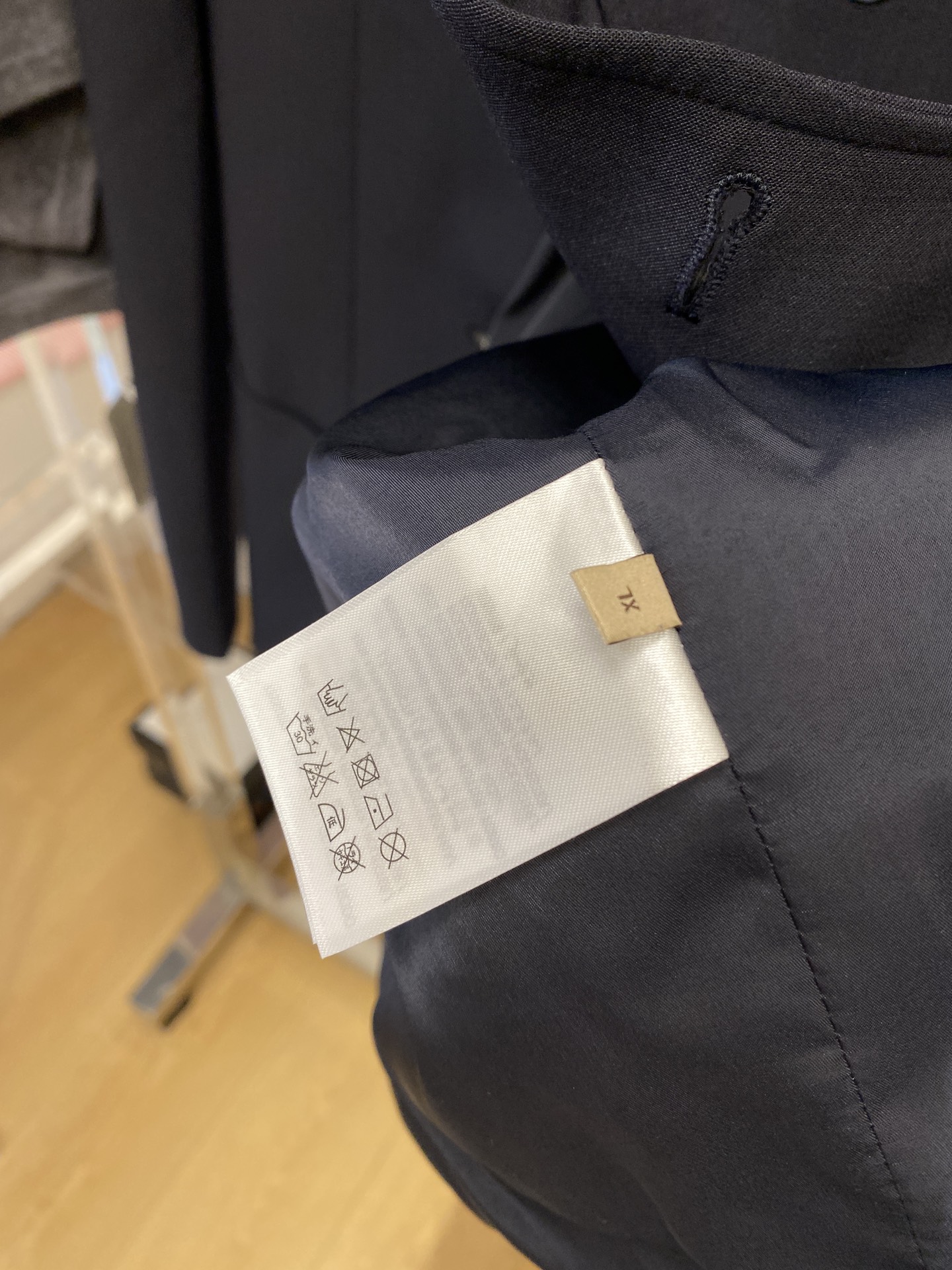 罗意威、2025新品西装外套，时尚帅气，简约百搭款，定制原版面料，不仅挺括，保持潮流的廓形，又穿着舒适，