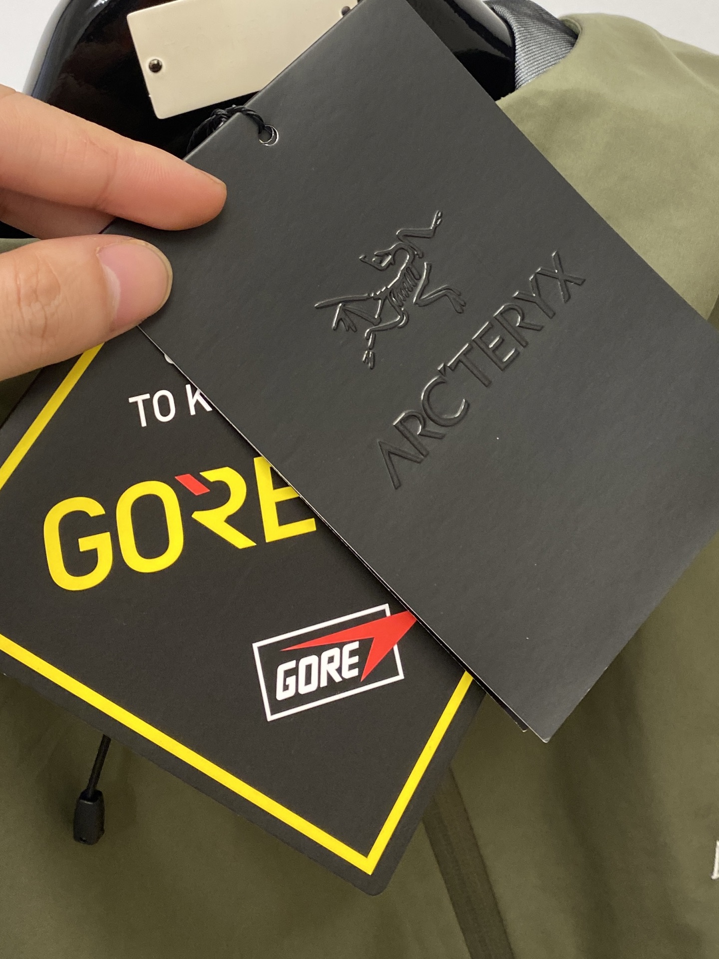 始祖鸟、2025新品夹克外套，时尚帅气，简约百搭款，胸前精致刺绣图案字母logo，定制原版面料，不仅挺括