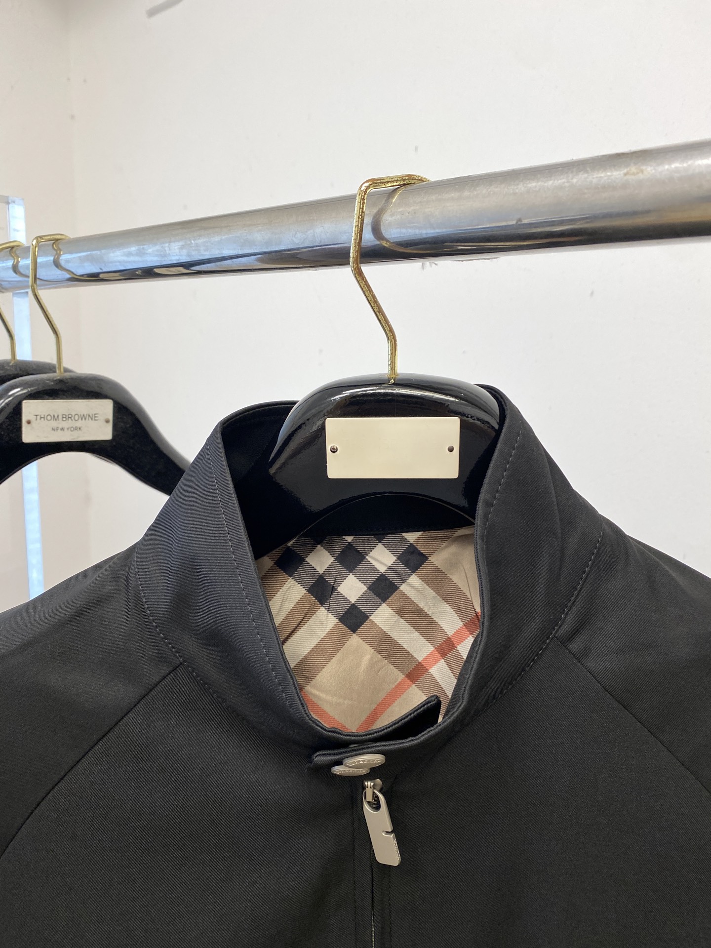 ￼巴宝莉、2025新品夹克外套，时尚帅气，简约百搭款，胸前精致刺绣图案logo，定制原版面料，不仅挺括，