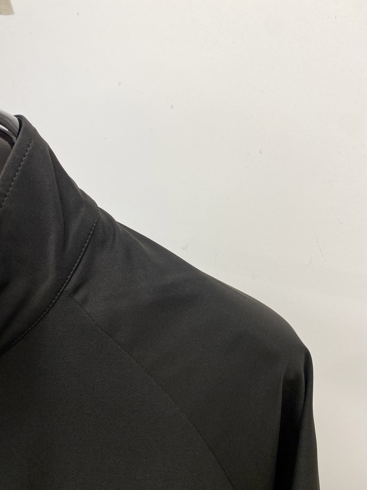 ￼巴宝莉、2025新品夹克外套，时尚帅气，简约百搭款，胸前精致刺绣图案logo，定制原版面料，不仅挺括，