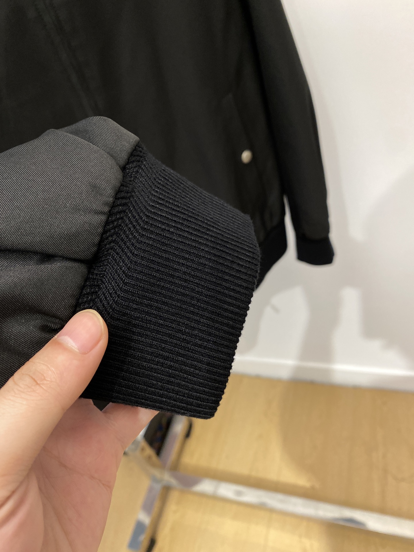 ￼巴宝莉、2025新品夹克外套，时尚帅气，简约百搭款，胸前精致刺绣图案logo，定制原版面料，不仅挺括，