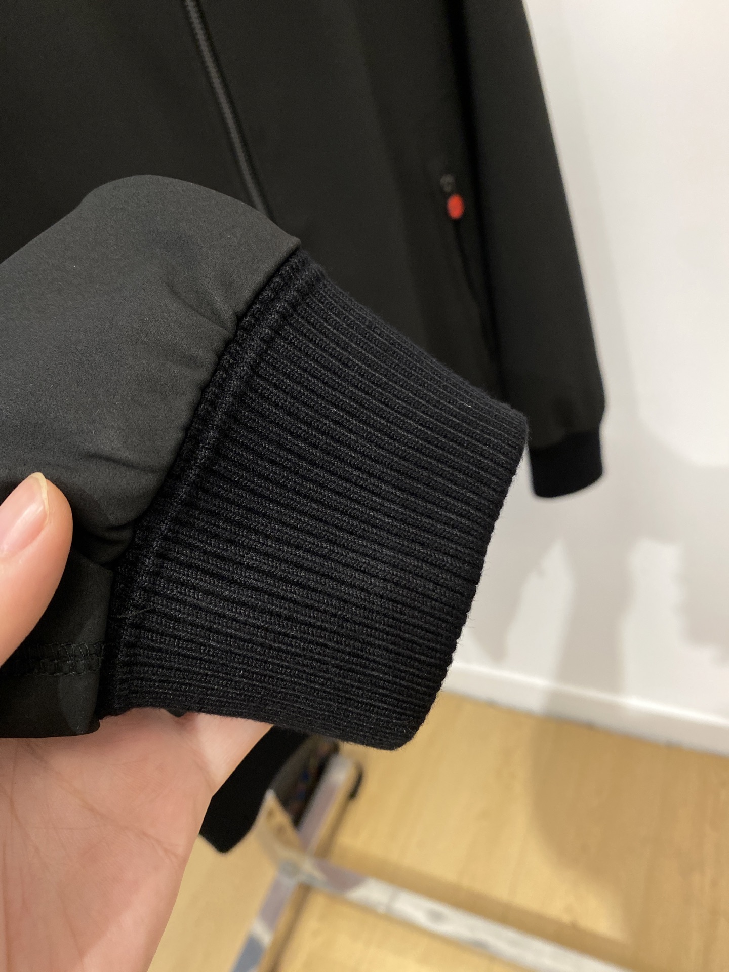 Kiton、2025新品夹克外套，时尚帅气，简约百搭款，原版五金辅料logo，定制原版面料，不仅挺括，保