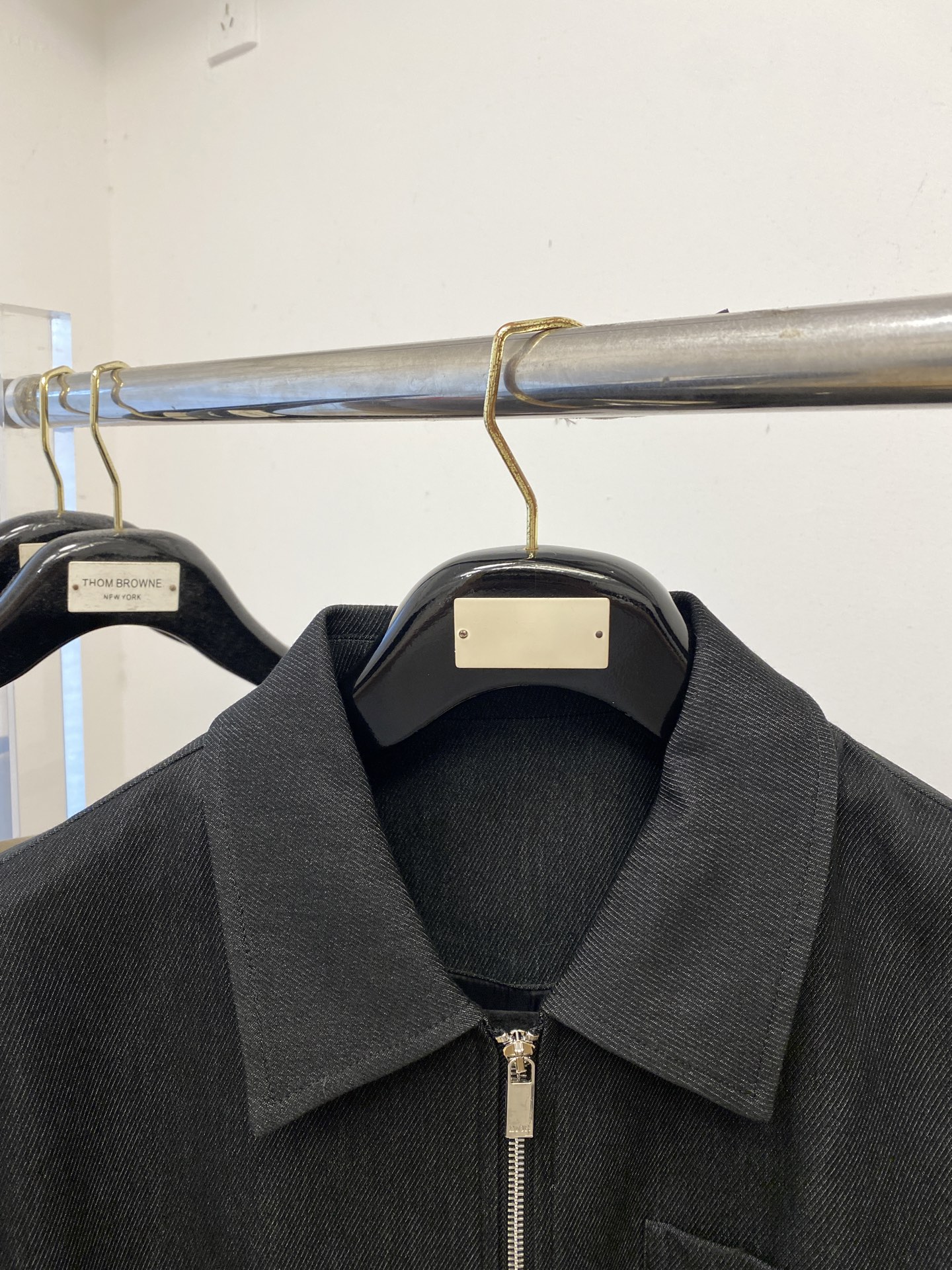 迪奥、2025新品夹克外套，时尚帅气，简约百搭款，胸前精致刺绣字母logo，定制原版面料，不仅挺括，保持