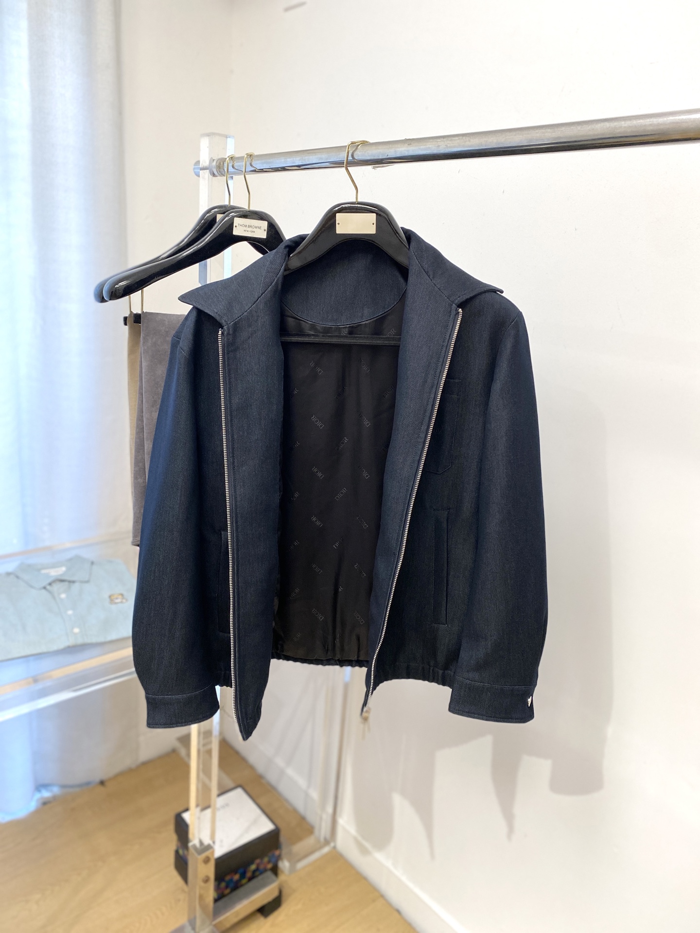 ￼ 迪奥、2025新品夹克外套，时尚帅气，简约百搭款，胸前精致刺绣字母logo，定制原版面料，不仅挺括，