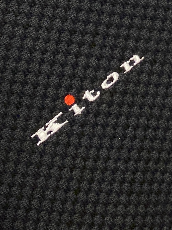 Kiton、2025新品西装外套，时尚帅气，简约百搭款，定制原版面料，不仅挺括，保持潮流的廓形，又穿着舒