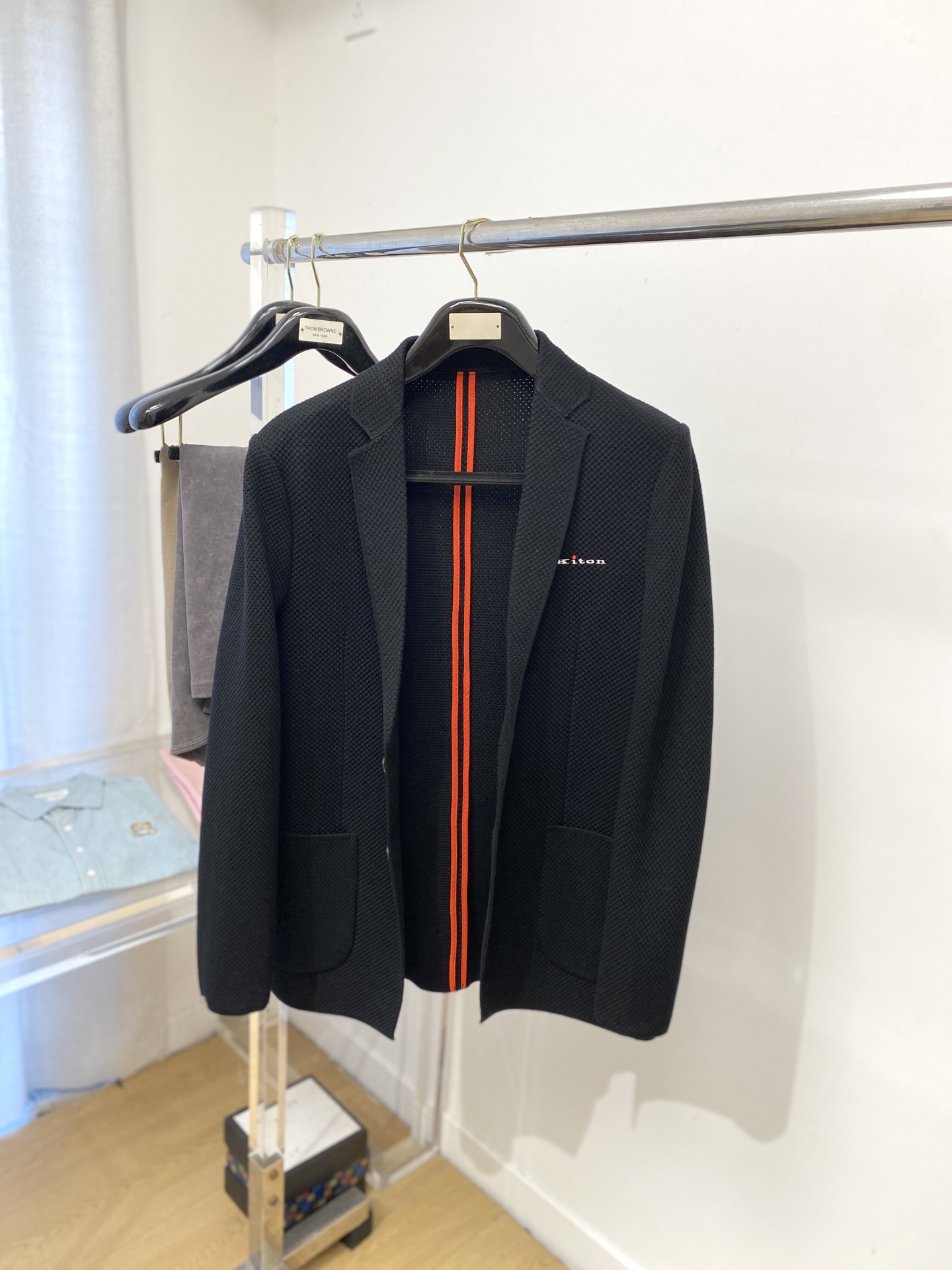 Kiton、2025新品西装外套，时尚帅气，简约百搭款，定制原版面料，不仅挺括，保持潮流的廓形，又穿着舒