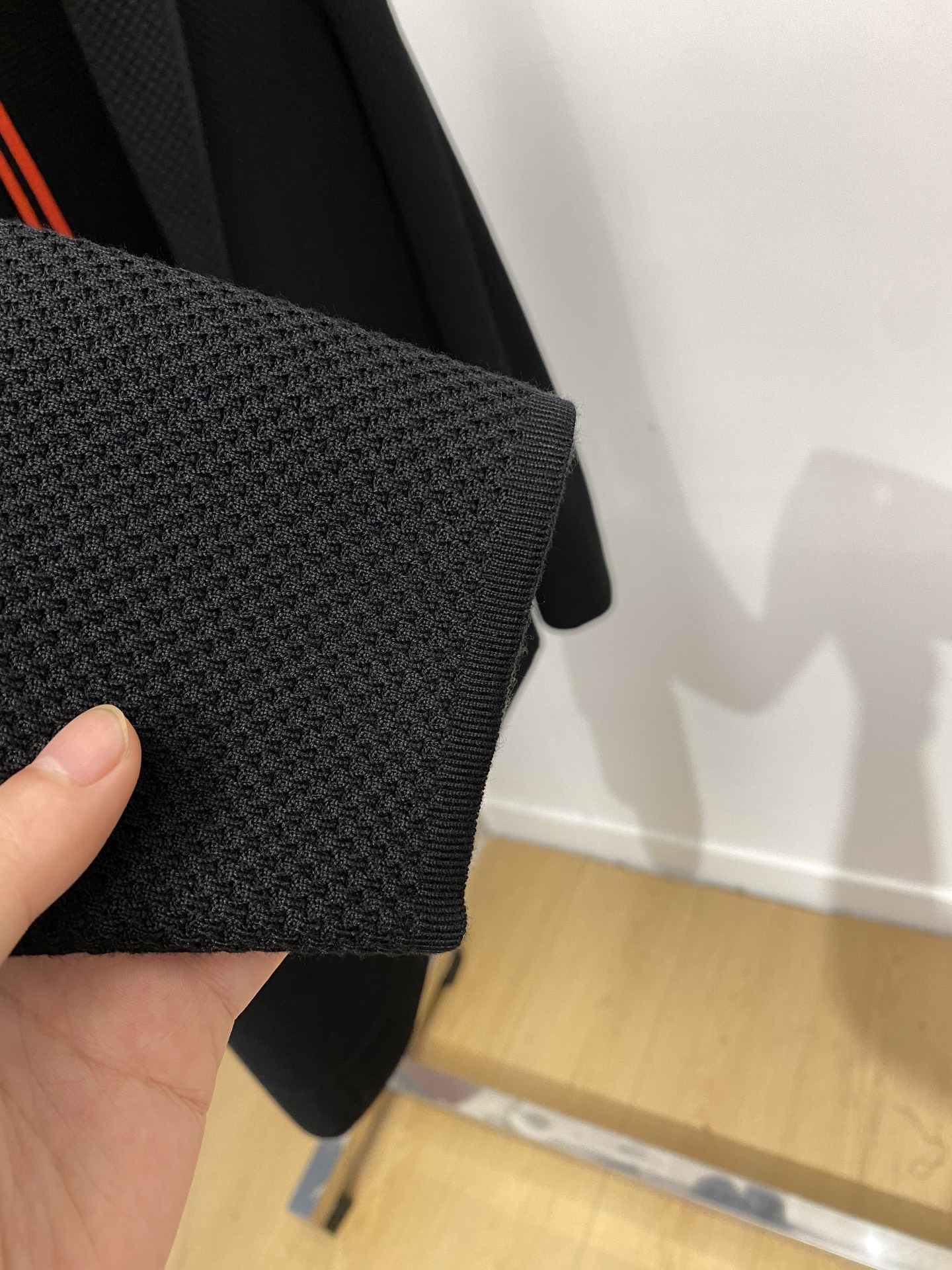 Kiton、2025新品西装外套，时尚帅气，简约百搭款，定制原版面料，不仅挺括，保持潮流的廓形，又穿着舒