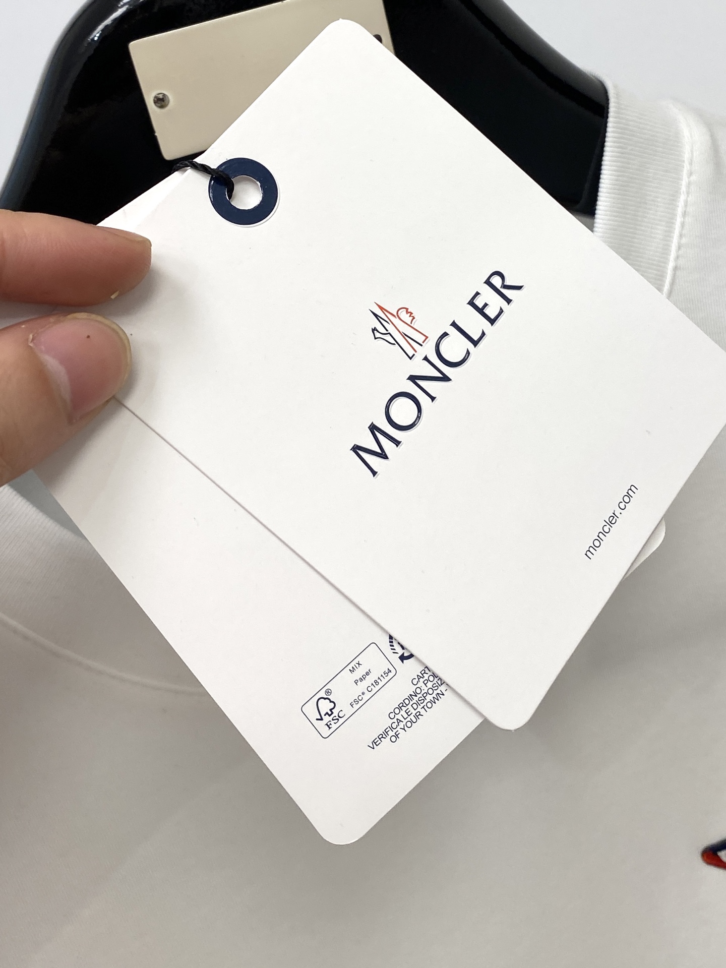 蒙口、2025最新款短袖T恤，帅气时尚，胸前精致刺绣图案字母logo，简约百搭款。面料棉 不仅挺括，保持