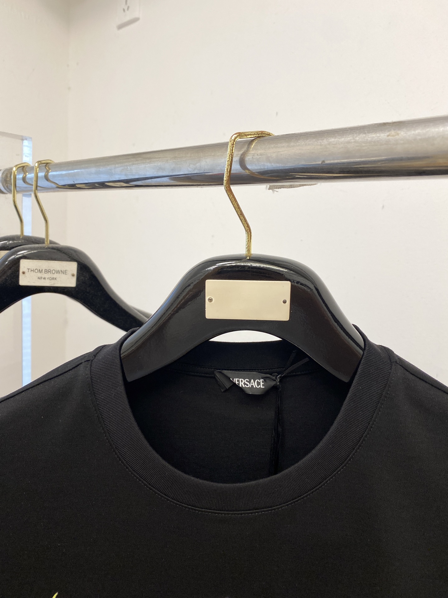 范思哲、2025最新款短袖T恤，帅气时尚，胸前顶级印花图案字母logo，简约百搭款。面料棉 不仅挺括，保